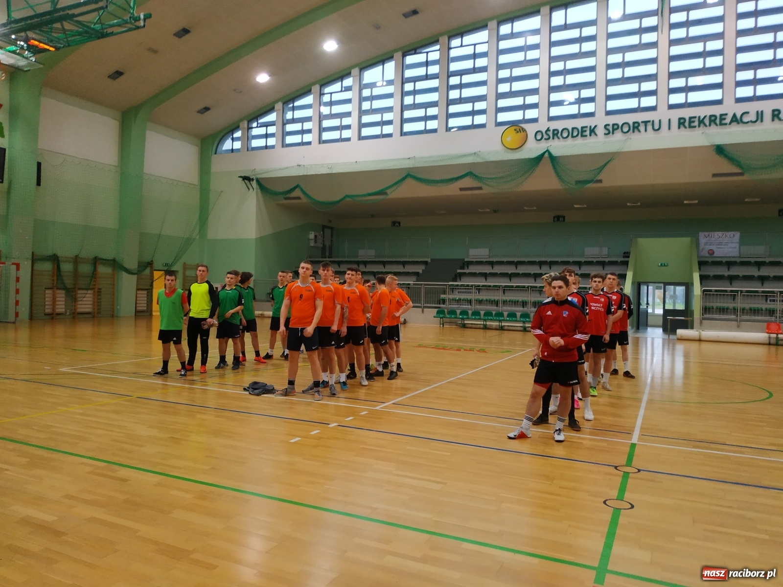 Zdjęcie w galerii na portalu naszraciborz.pl: Piłkarskie zmagania w Arenie Rafako [FOTO] wiadomości z regionu