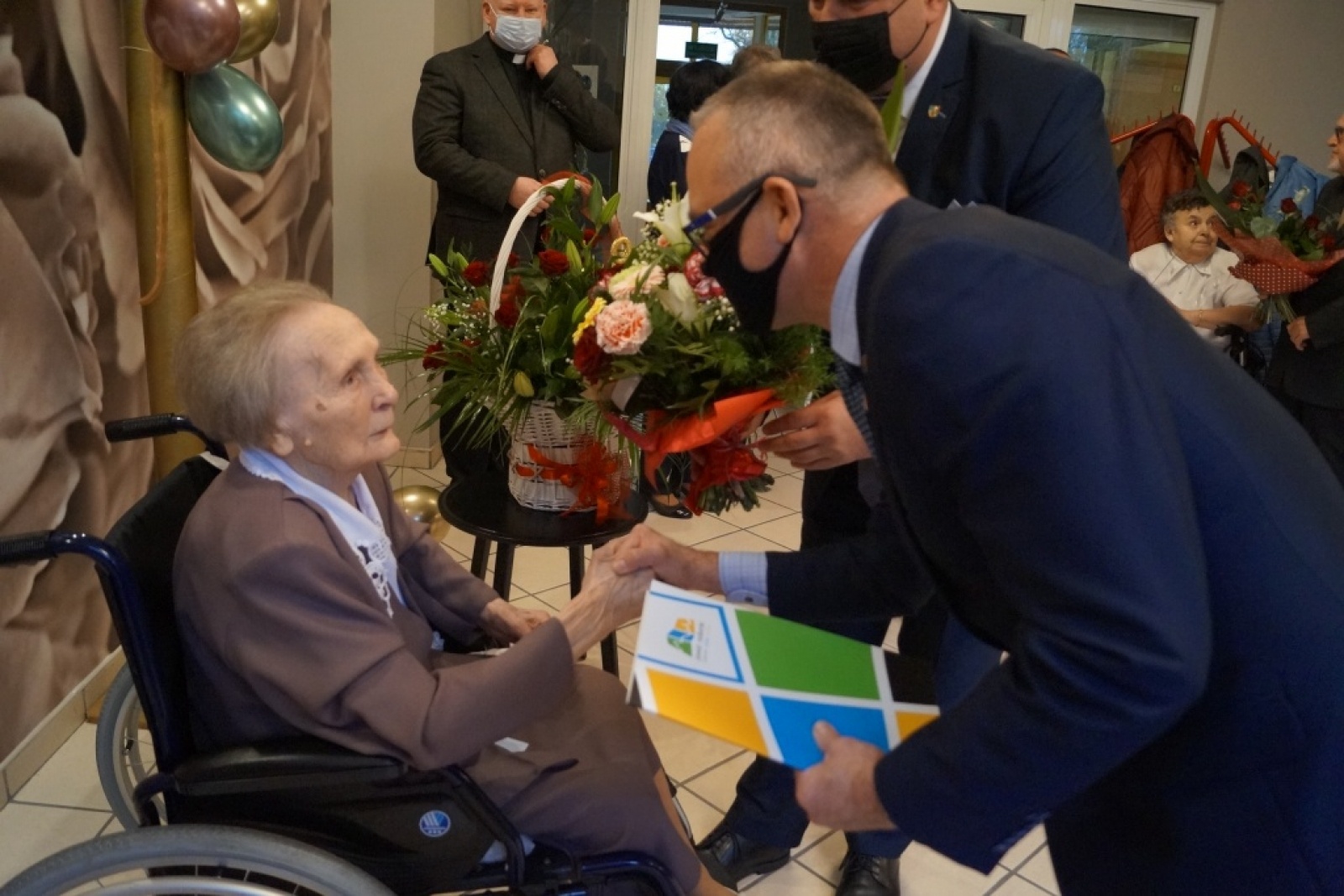 Zdjęcie w galerii na portalu naszraciborz.pl: Jubileusz 100. urodzin pani Agnieszki Potyki - wieloletniej mieszkanki DPS Złota Jesień w Raciborzu wiadomości z regionu
