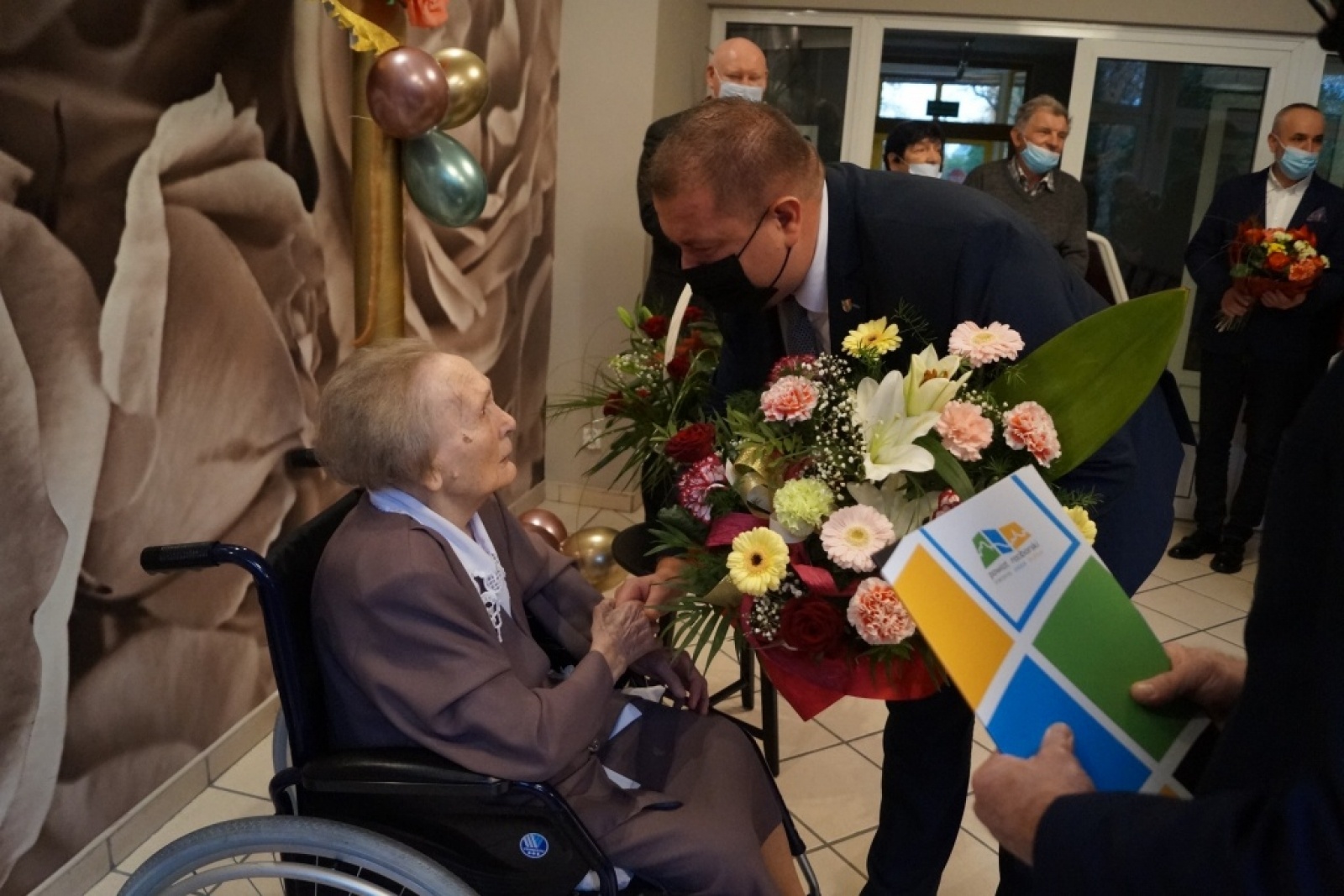 Zdjęcie w galerii na portalu naszraciborz.pl: Jubileusz 100. urodzin pani Agnieszki Potyki - wieloletniej mieszkanki DPS Złota Jesień w Raciborzu wiadomości z regionu