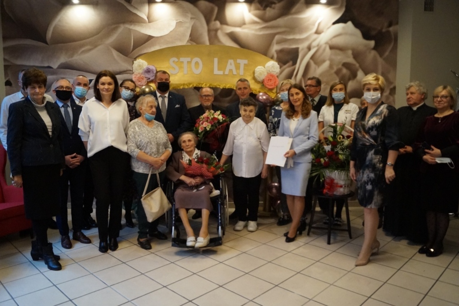 Zdjęcie w galerii na portalu naszraciborz.pl: Jubileusz 100. urodzin pani Agnieszki Potyki - wieloletniej mieszkanki DPS Złota Jesień w Raciborzu wiadomości z regionu