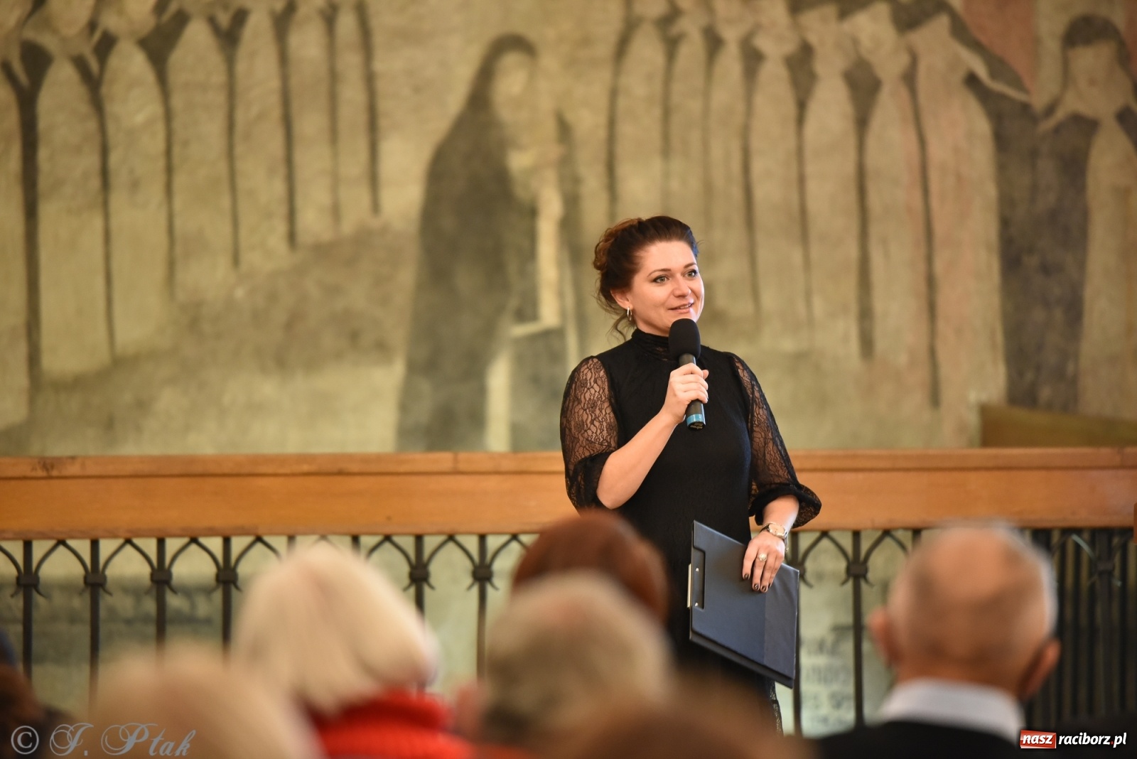 Zdjęcie w galerii na portalu naszraciborz.pl: Od pradziejów do współczesności. O rytuałach pogrzebowych w raciborskim Muzeum wiadomości z regionu