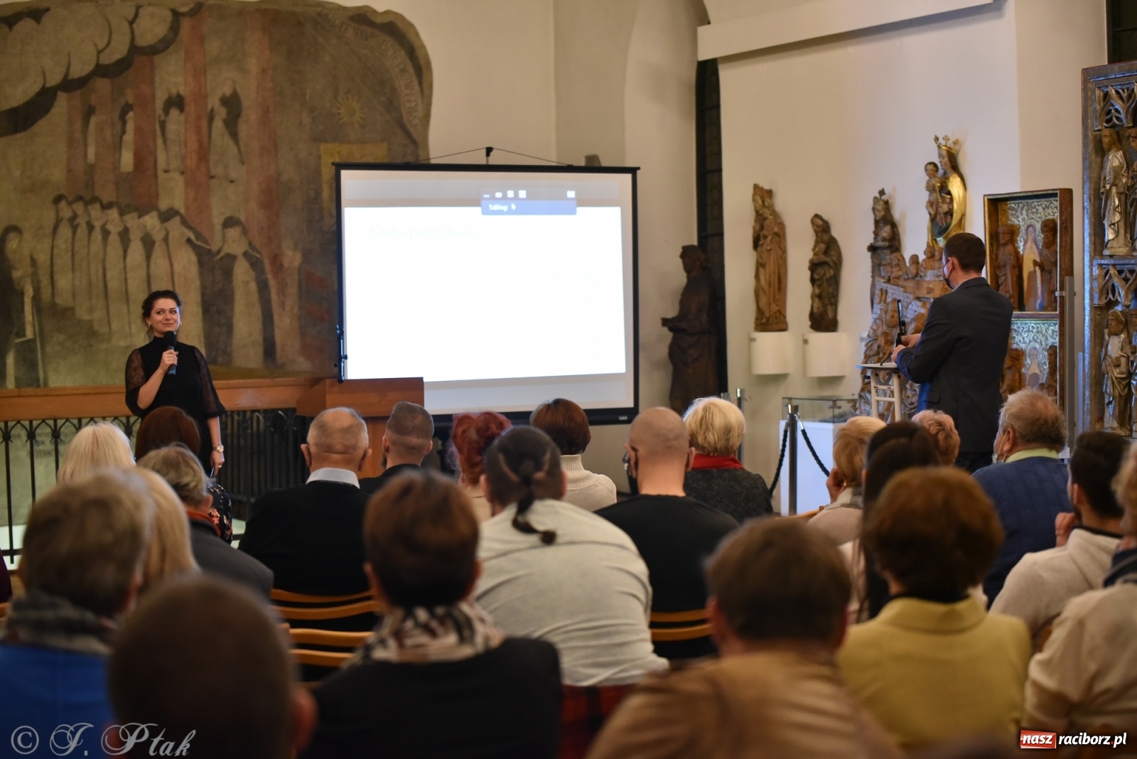 Zdjęcie w galerii na portalu naszraciborz.pl: Od pradziejów do współczesności. O rytuałach pogrzebowych w raciborskim Muzeum wiadomości z regionu