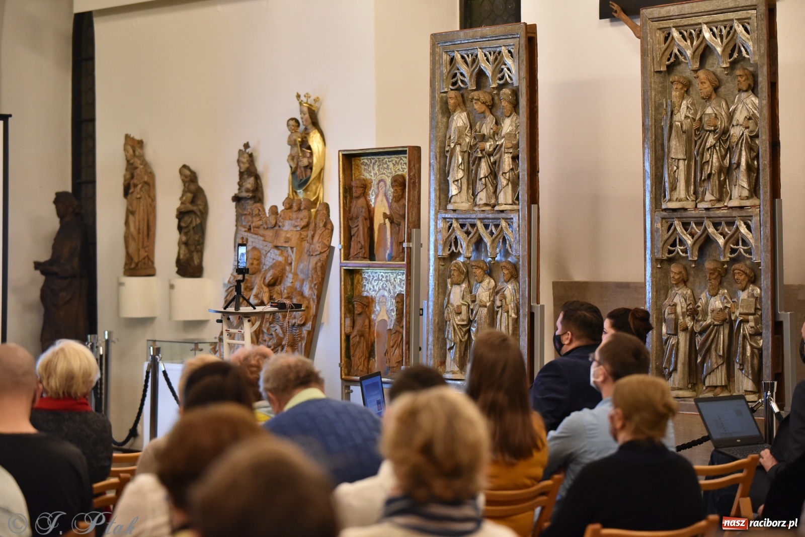 Zdjęcie w galerii na portalu naszraciborz.pl: Od pradziejów do współczesności. O rytuałach pogrzebowych w raciborskim Muzeum wiadomości z regionu