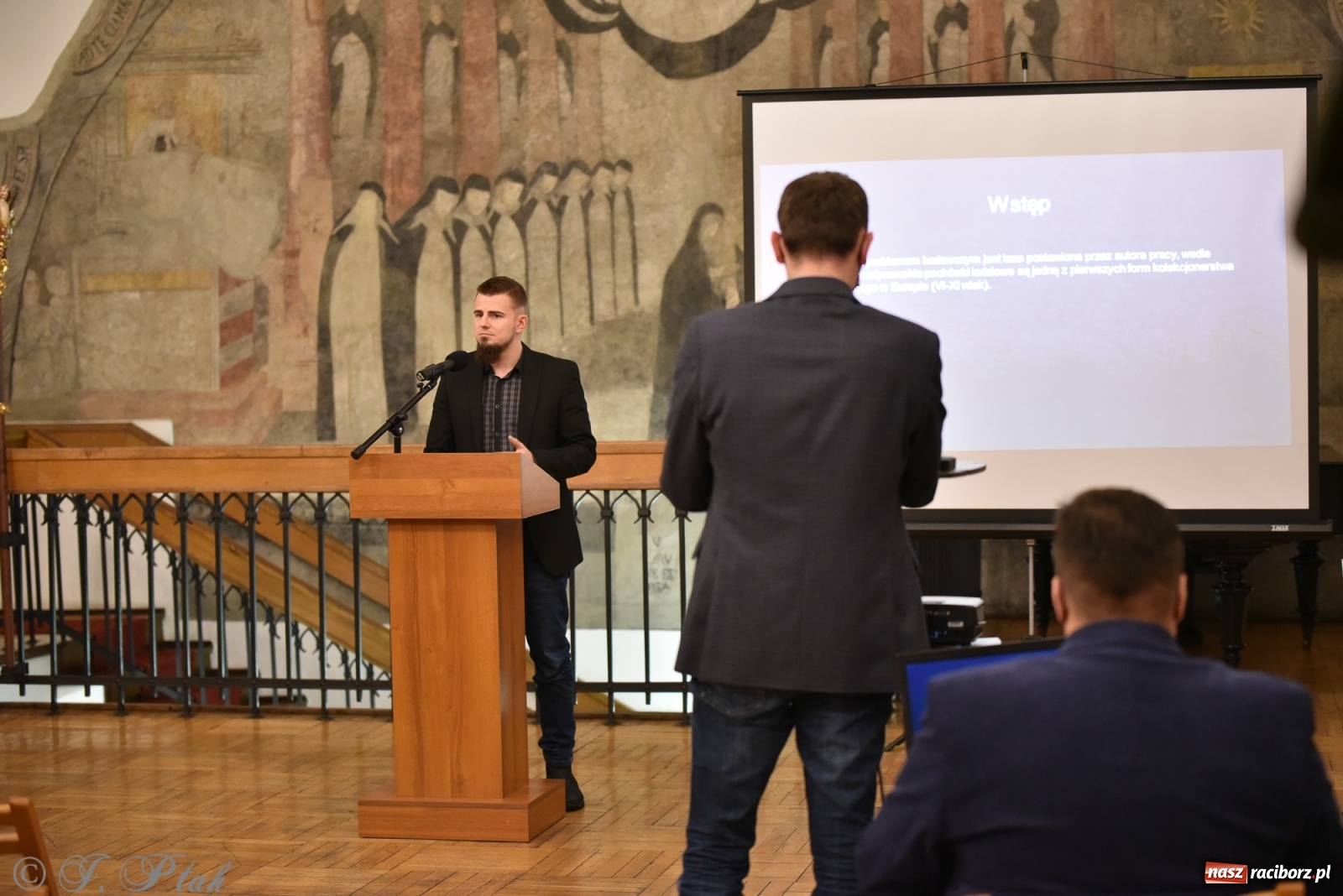 Zdjęcie w galerii na portalu naszraciborz.pl: Od pradziejów do współczesności. O rytuałach pogrzebowych w raciborskim Muzeum wiadomości z regionu