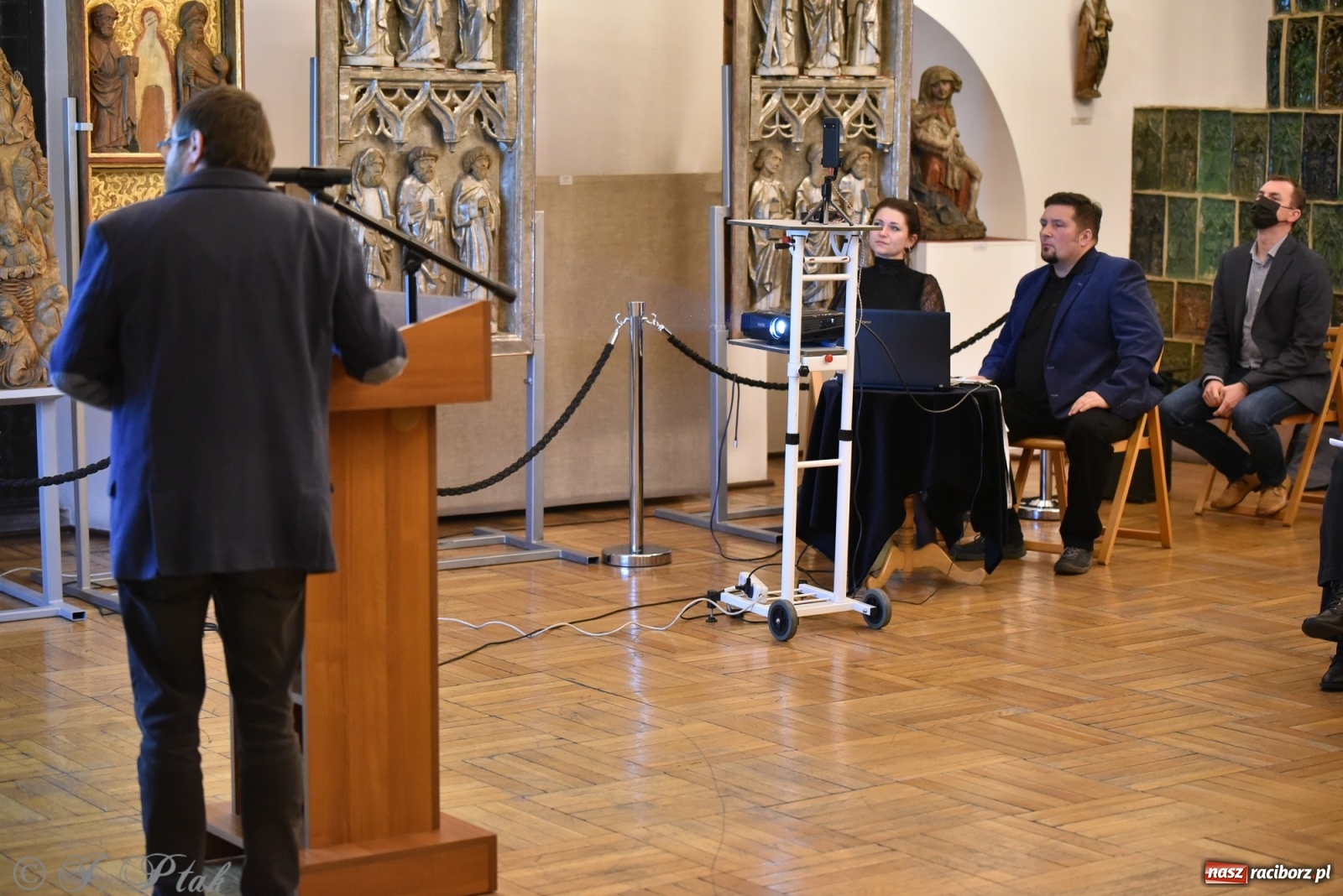 Zdjęcie w galerii na portalu naszraciborz.pl: Od pradziejów do współczesności. O rytuałach pogrzebowych w raciborskim Muzeum wiadomości z regionu