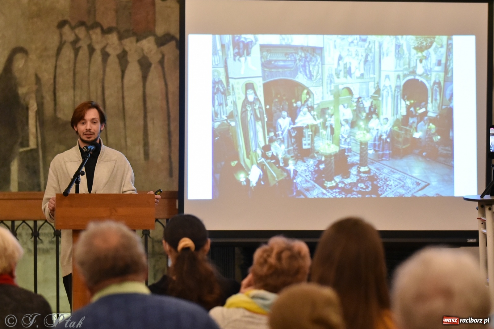 Zdjęcie w galerii na portalu naszraciborz.pl: Od pradziejów do współczesności. O rytuałach pogrzebowych w raciborskim Muzeum wiadomości z regionu