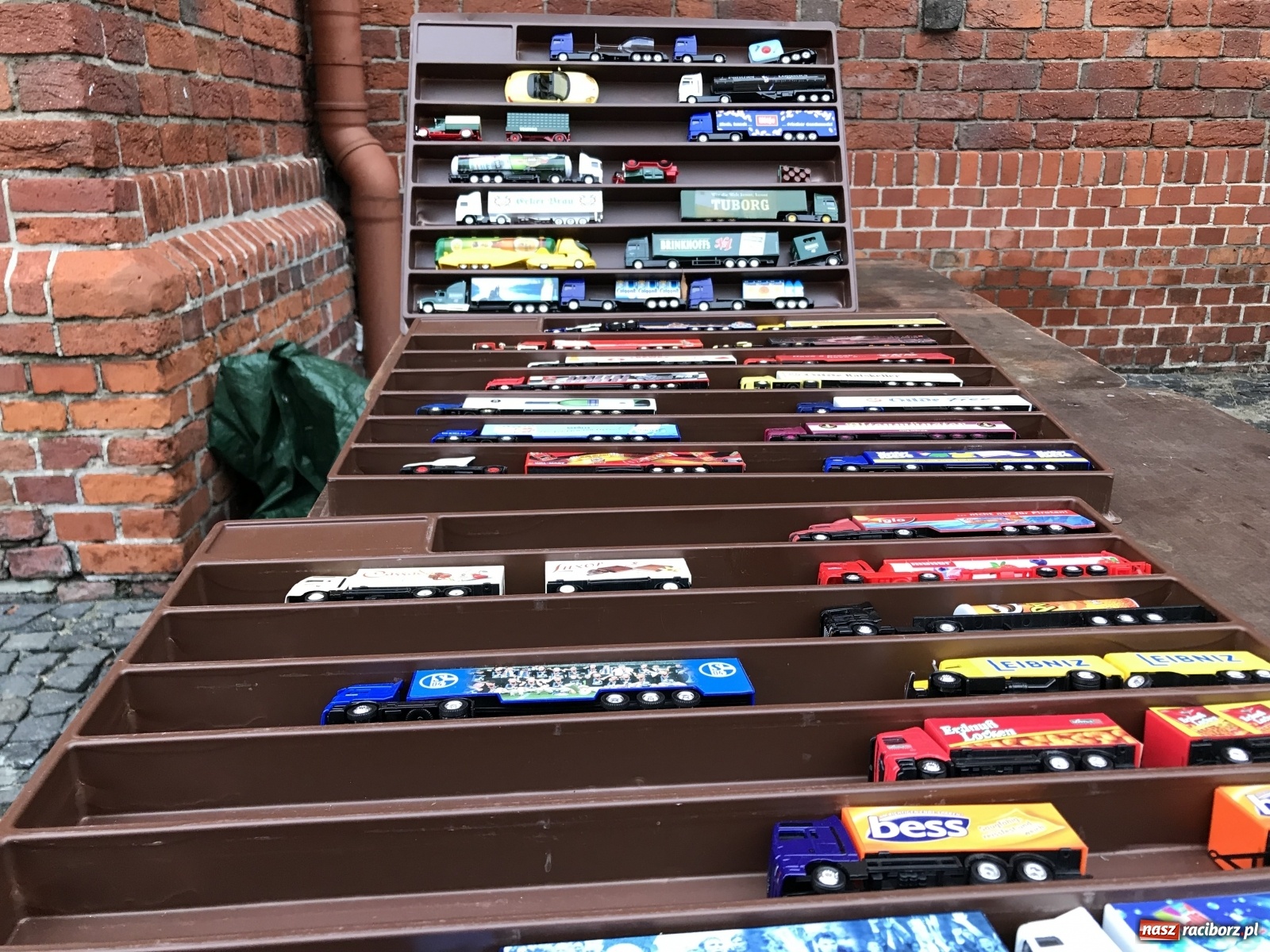 Zdjęcie w galerii na portalu naszraciborz.pl: Plac Dominikański zapełniony. Listopadowy targ staroci wiadomości z regionu