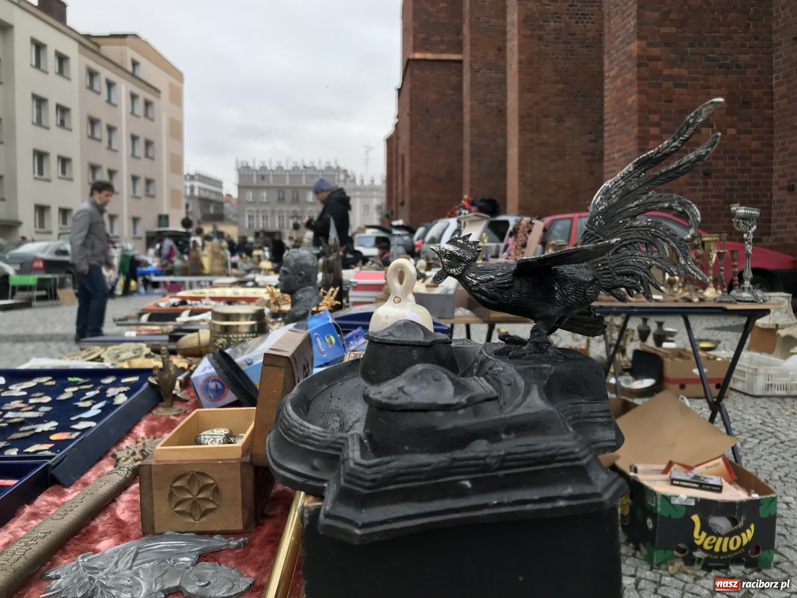 Zdjęcie w galerii na portalu naszraciborz.pl: Plac Dominikański zapełniony. Listopadowy targ staroci wiadomości z regionu