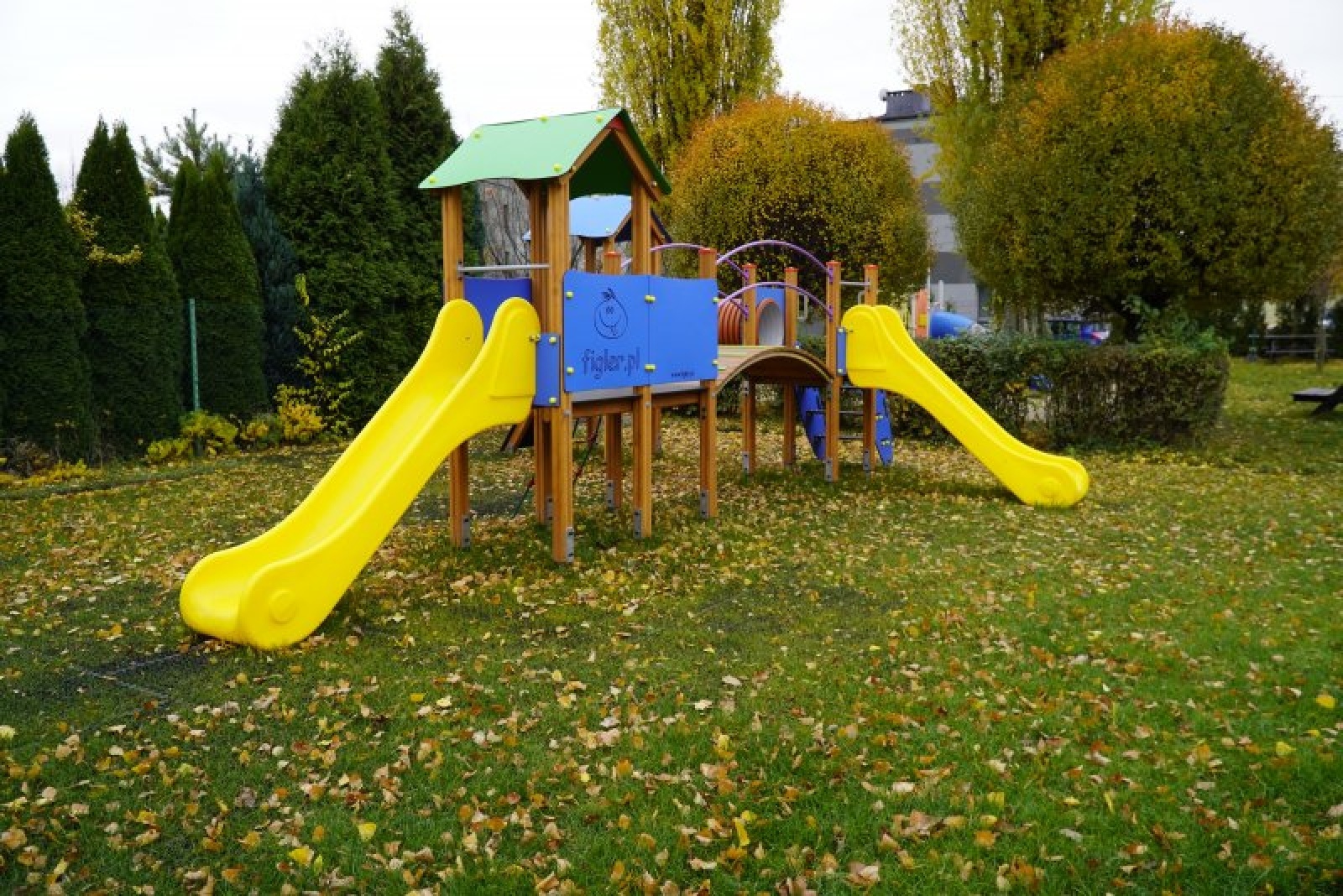 Zdjęcie w galerii na portalu naszraciborz.pl: Place zabaw dla raciborskich przedszkolaków doposażone wiadomości z regionu