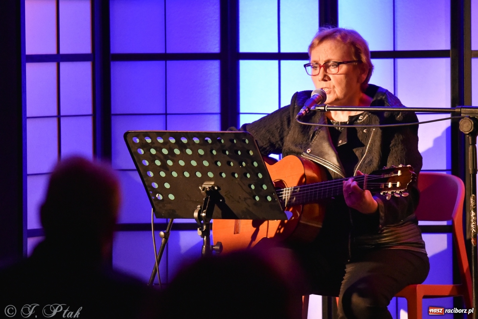 Zdjęcie w galerii na portalu naszraciborz.pl: W RCK promowano nowy numer Almanachu Prowincjonalnego wiadomości z regionu