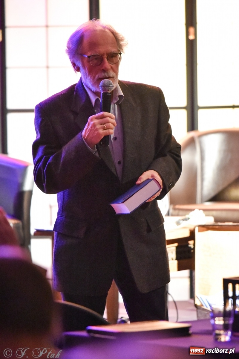 Zdjęcie w galerii na portalu naszraciborz.pl: W RCK promowano nowy numer Almanachu Prowincjonalnego wiadomości z regionu