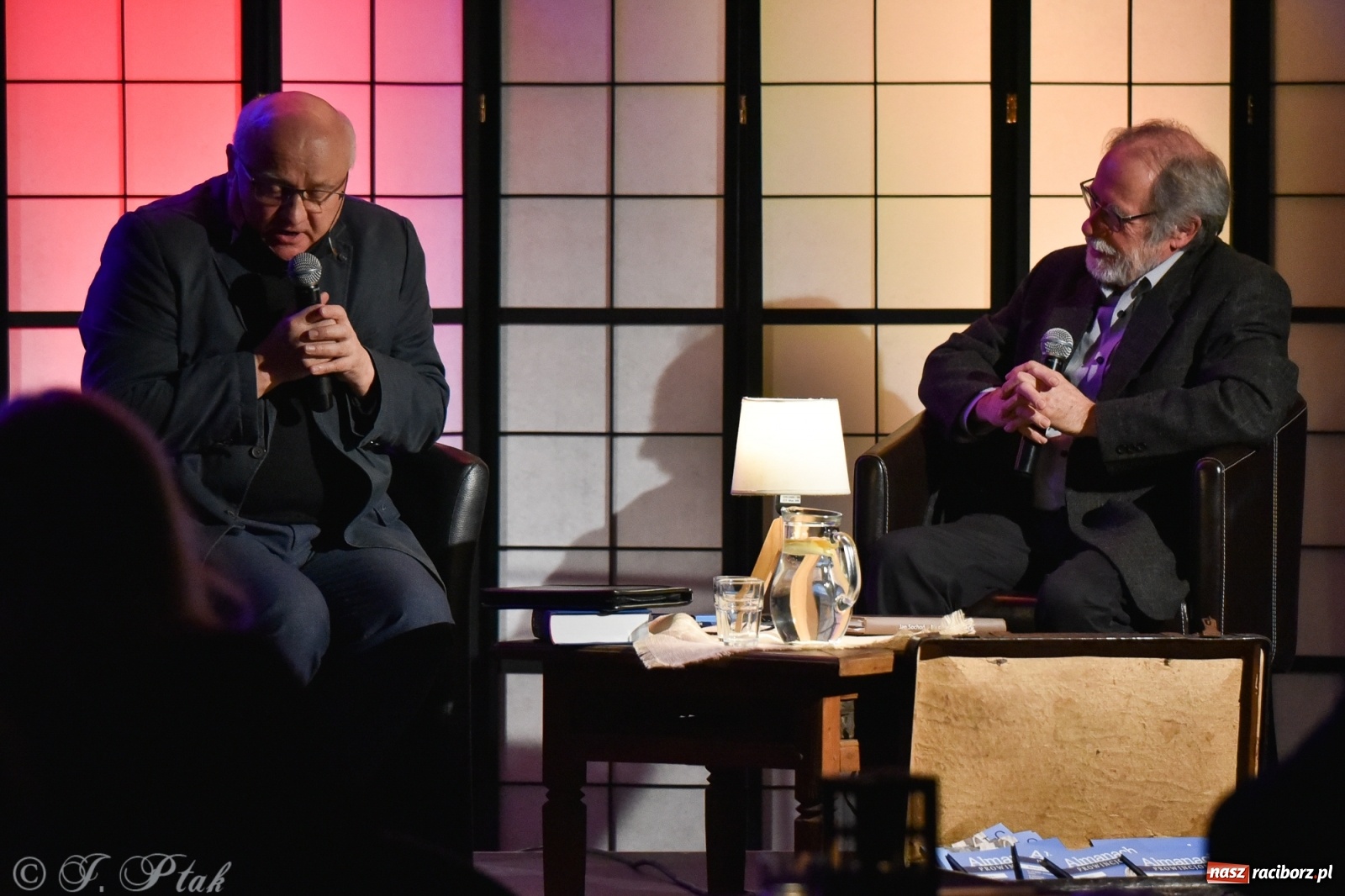 Zdjęcie w galerii na portalu naszraciborz.pl: W RCK promowano nowy numer Almanachu Prowincjonalnego wiadomości z regionu