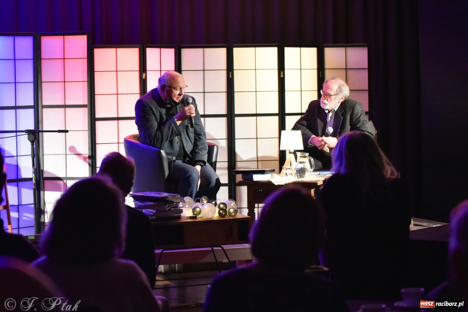 Zdjęcie w galerii na portalu naszraciborz.pl: W RCK promowano nowy numer Almanachu Prowincjonalnego wiadomości z regionu