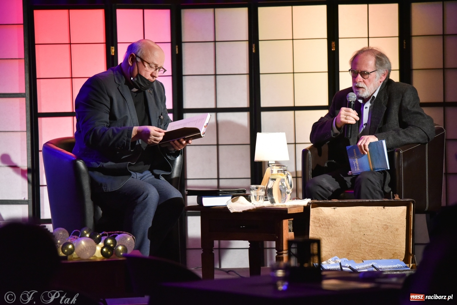 Zdjęcie w galerii na portalu naszraciborz.pl: W RCK promowano nowy numer Almanachu Prowincjonalnego wiadomości z regionu