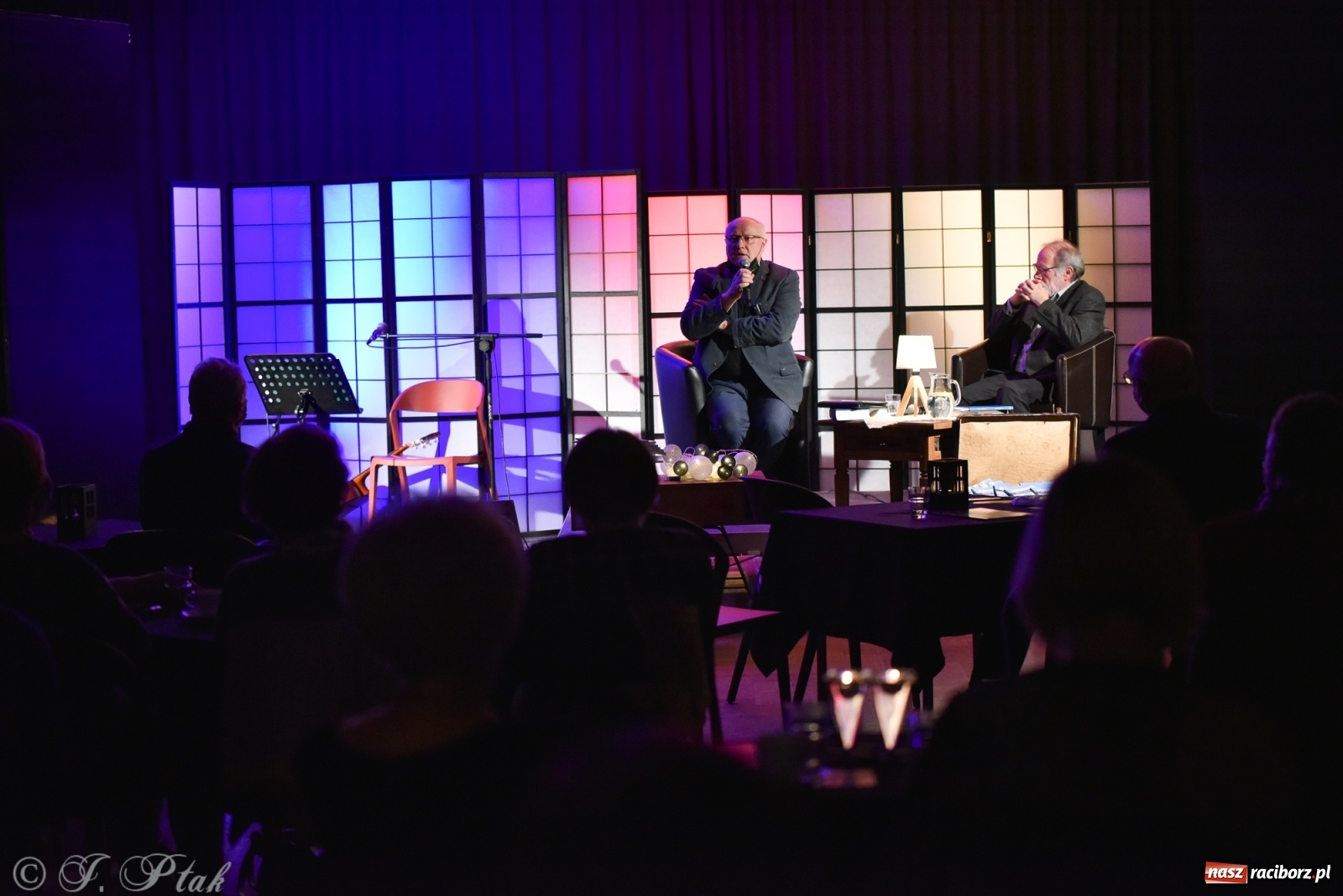 Zdjęcie w galerii na portalu naszraciborz.pl: W RCK promowano nowy numer Almanachu Prowincjonalnego wiadomości z regionu