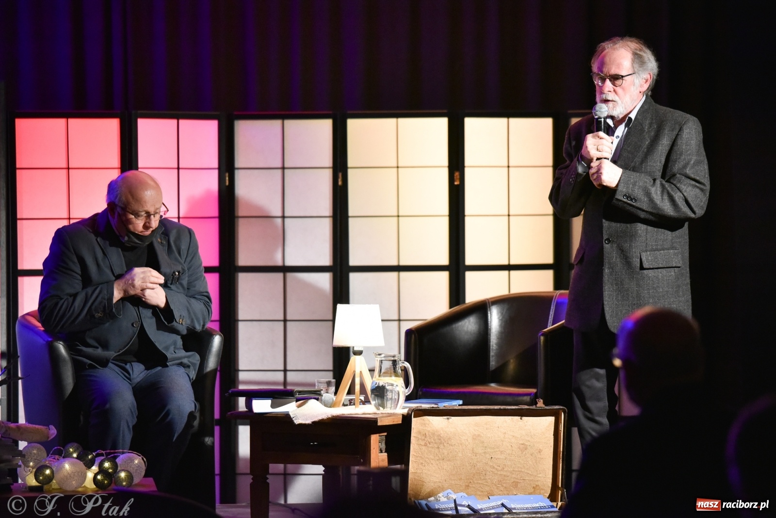 Zdjęcie w galerii na portalu naszraciborz.pl: W RCK promowano nowy numer Almanachu Prowincjonalnego wiadomości z regionu