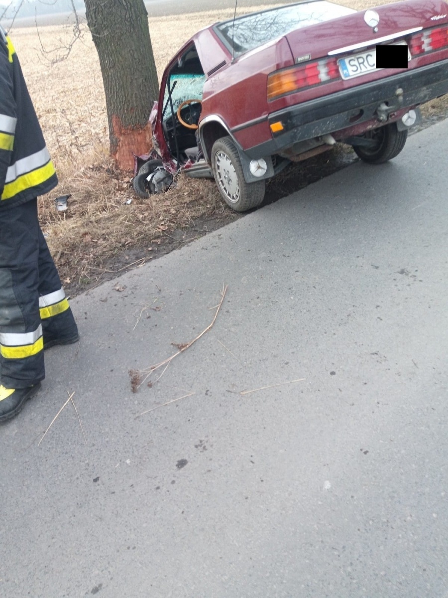 Zdjęcie w galerii na portalu naszraciborz.pl: Mercedes i audi z powiatu raciborskiego zderzyły się na trasie Buków-Syrynia wiadomości z regionu