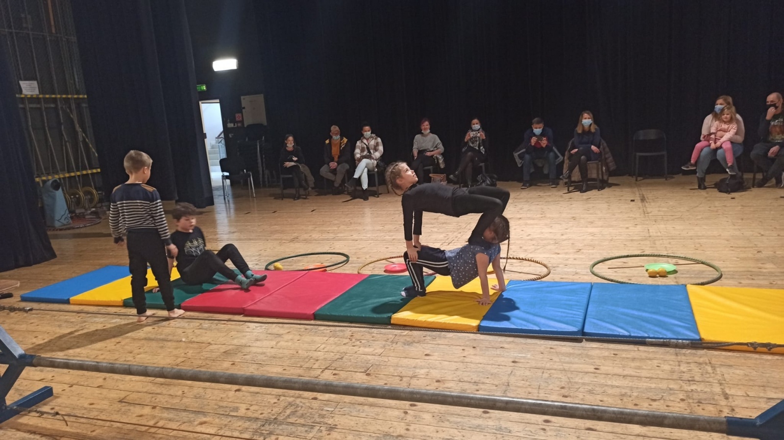 Zdjęcie w galerii na portalu naszraciborz.pl: Warsztaty cyrkowe w RCK wiadomości z regionu