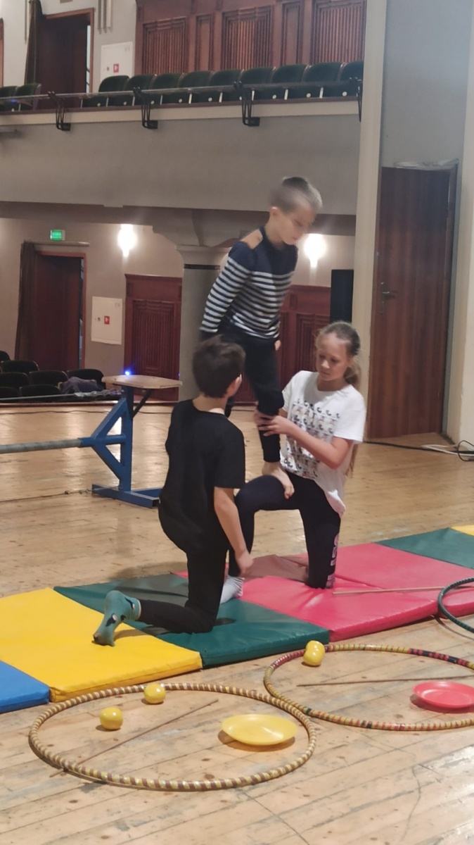 Zdjęcie w galerii na portalu naszraciborz.pl: Warsztaty cyrkowe w RCK wiadomości z regionu