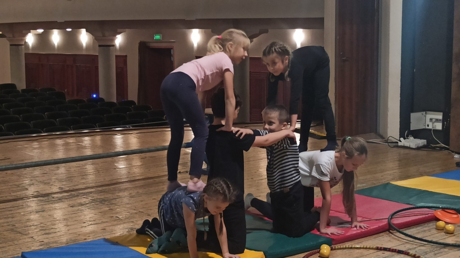 Zdjęcie w galerii na portalu naszraciborz.pl: Warsztaty cyrkowe w RCK wiadomości z regionu