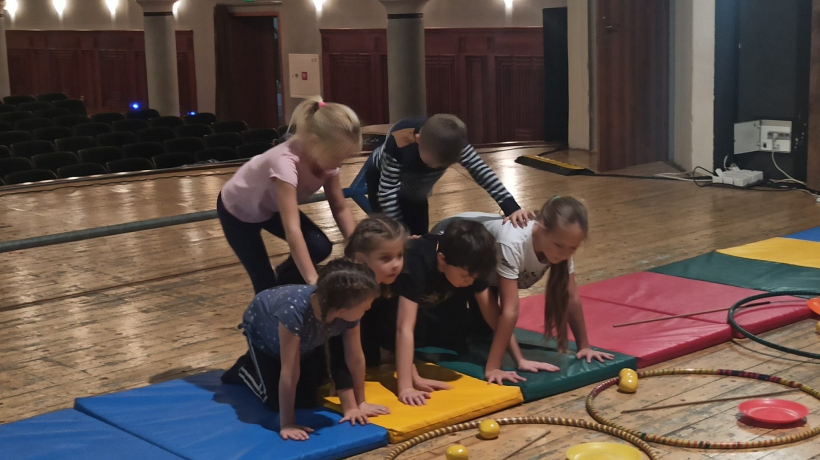 Zdjęcie w galerii na portalu naszraciborz.pl: Warsztaty cyrkowe w RCK wiadomości z regionu