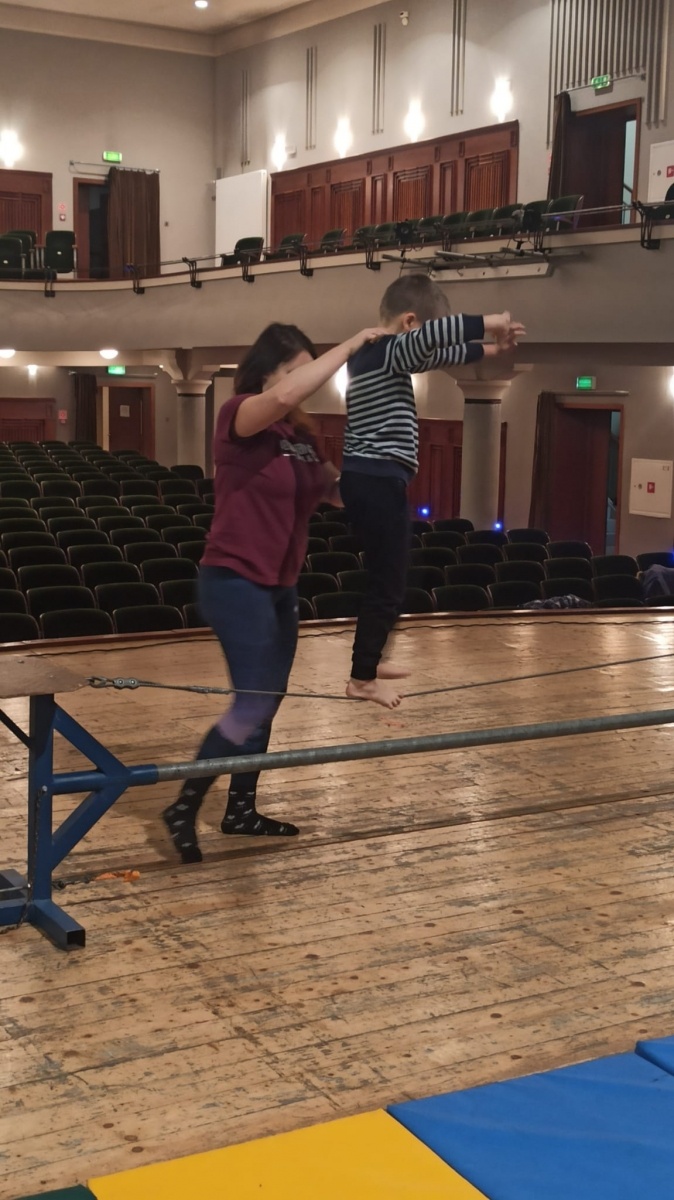 Zdjęcie w galerii na portalu naszraciborz.pl: Warsztaty cyrkowe w RCK wiadomości z regionu