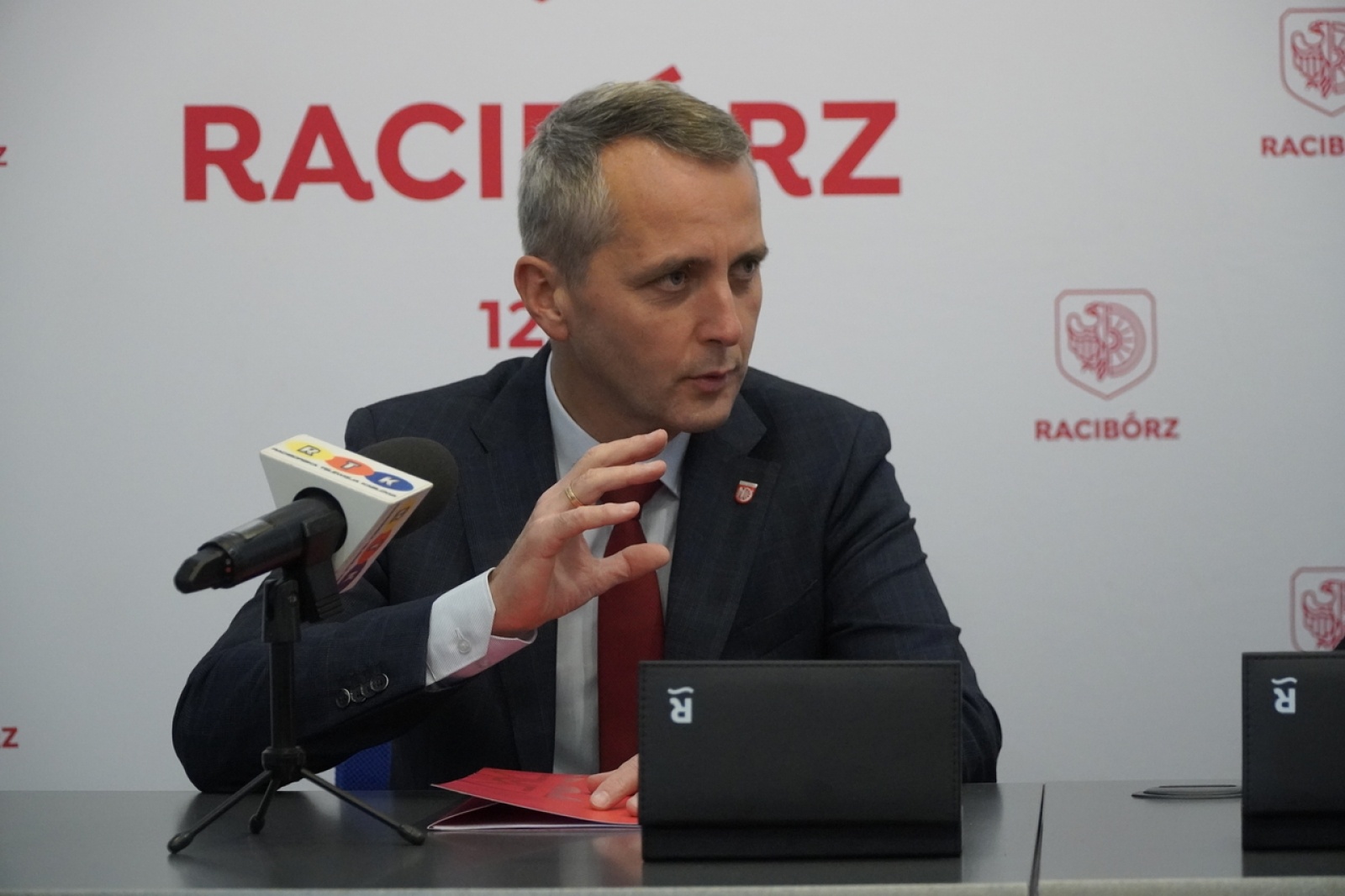 Zdjęcie w galerii na portalu naszraciborz.pl: Umowa z PK podpisana. Miejska spółka wywiezie nasze śmieci wiadomości z regionu