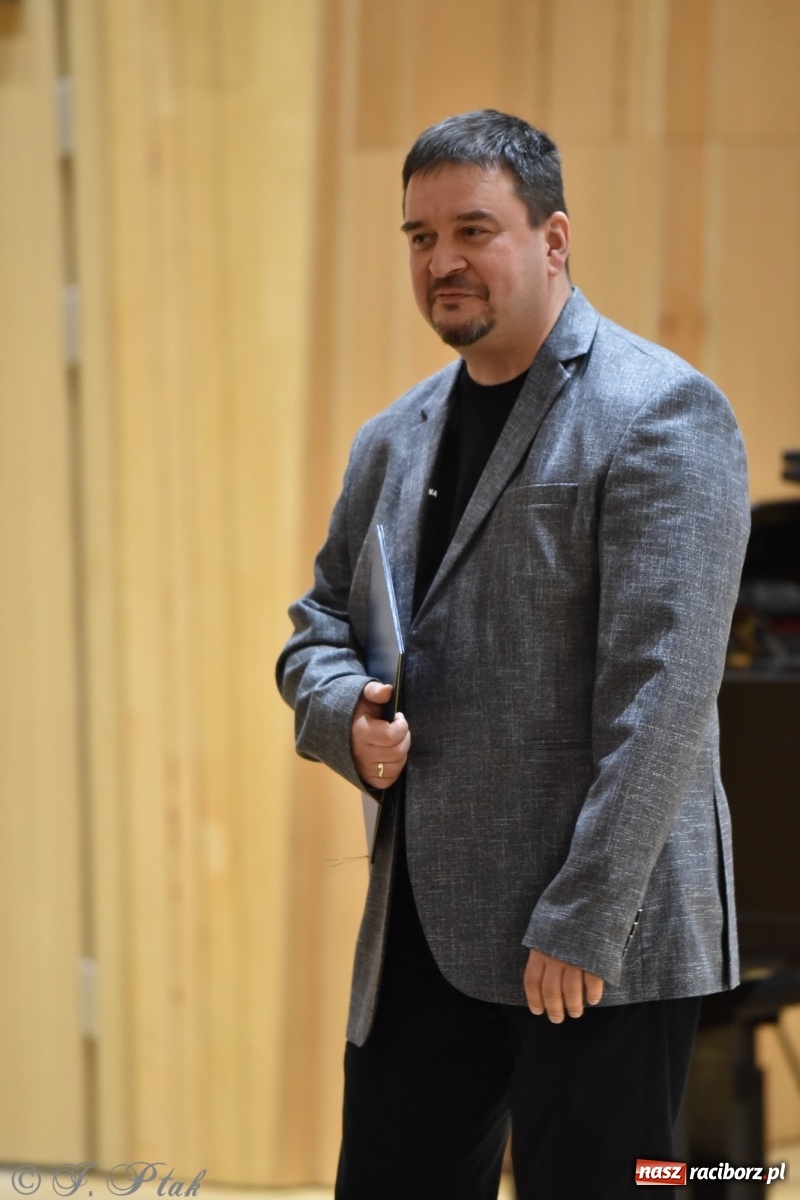 Zdjęcie w galerii na portalu naszraciborz.pl: Nauczyciele na scenie. Koncert w PSM [FOTO i WIDEO] wiadomości z regionu