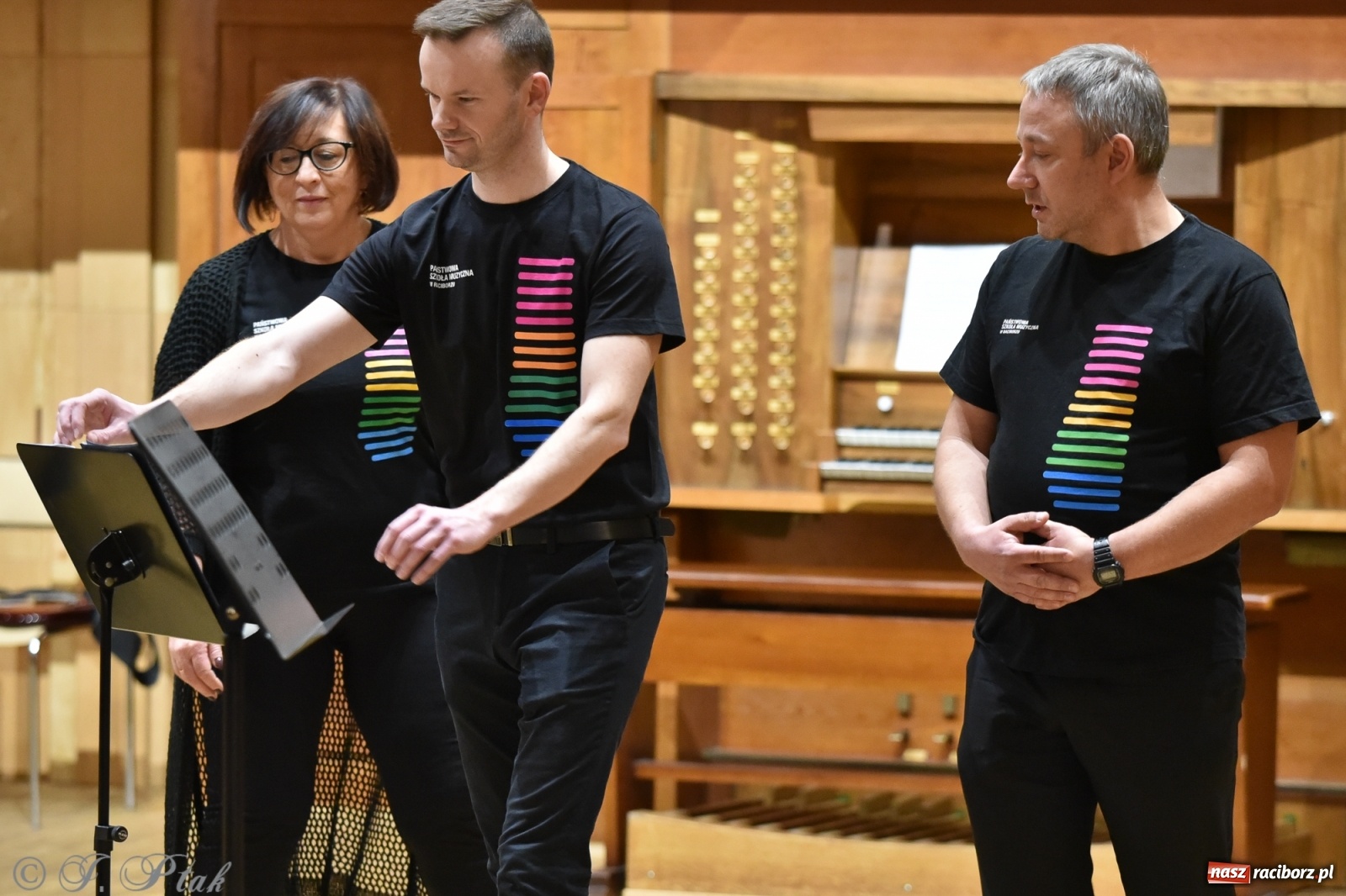 Zdjęcie w galerii na portalu naszraciborz.pl: Nauczyciele na scenie. Koncert w PSM [FOTO i WIDEO] wiadomości z regionu