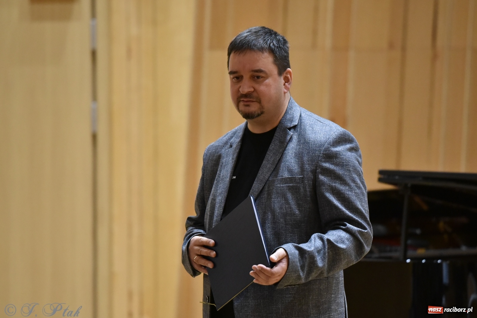 Zdjęcie w galerii na portalu naszraciborz.pl: Nauczyciele na scenie. Koncert w PSM [FOTO i WIDEO] wiadomości z regionu