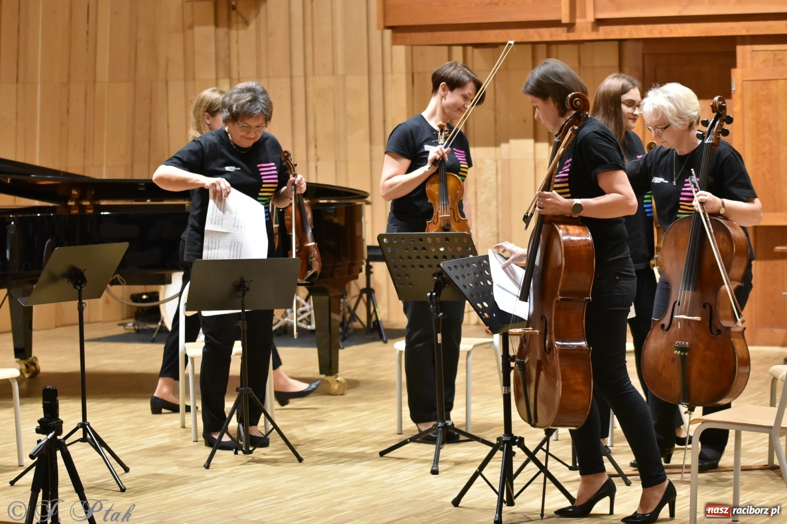 Zdjęcie w galerii na portalu naszraciborz.pl: Nauczyciele na scenie. Koncert w PSM [FOTO i WIDEO] wiadomości z regionu