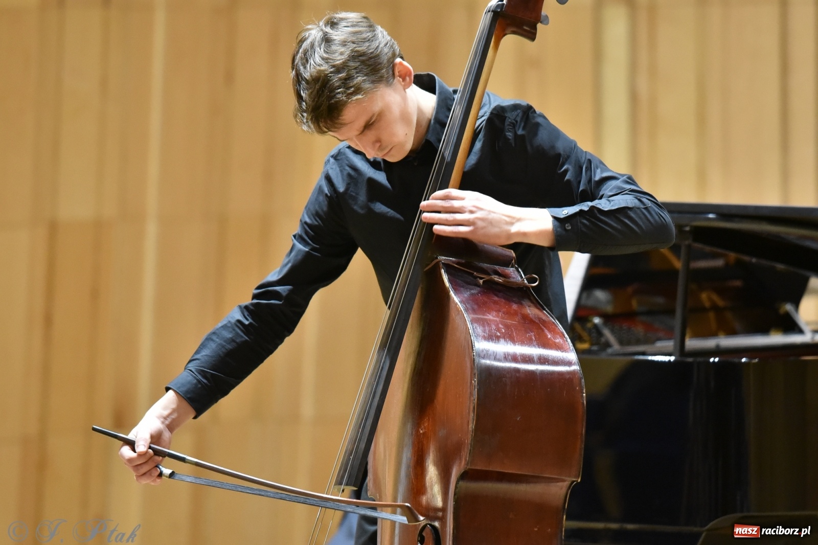 Zdjęcie w galerii na portalu naszraciborz.pl: Nauczyciele na scenie. Koncert w PSM [FOTO i WIDEO] wiadomości z regionu
