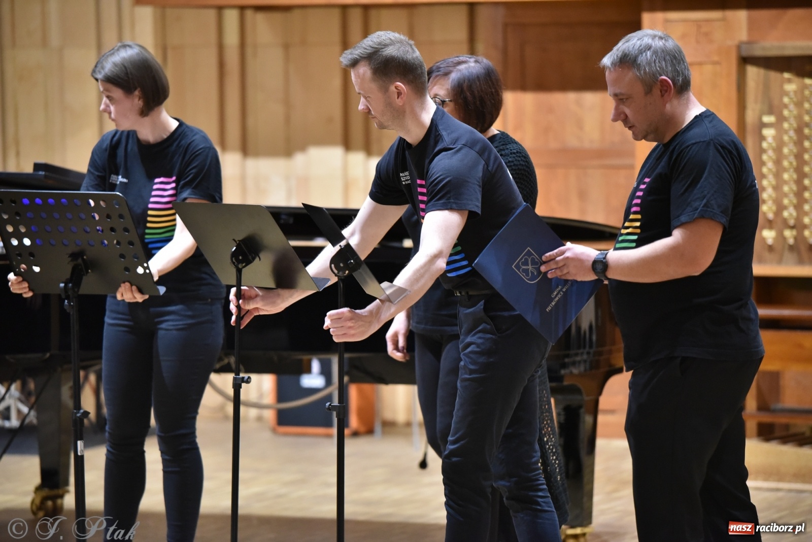 Zdjęcie w galerii na portalu naszraciborz.pl: Nauczyciele na scenie. Koncert w PSM [FOTO i WIDEO] wiadomości z regionu