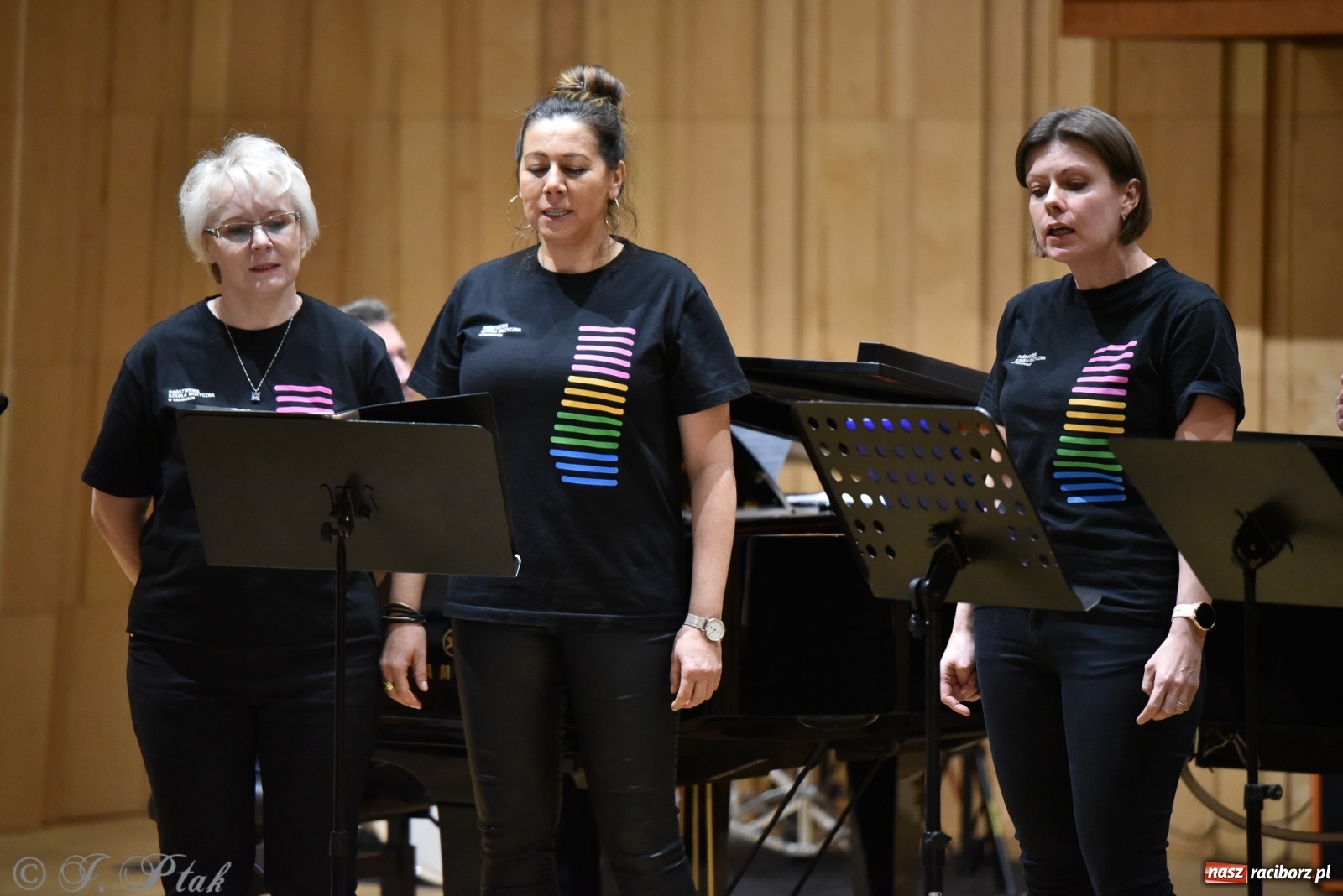 Zdjęcie w galerii na portalu naszraciborz.pl: Nauczyciele na scenie. Koncert w PSM [FOTO i WIDEO] wiadomości z regionu