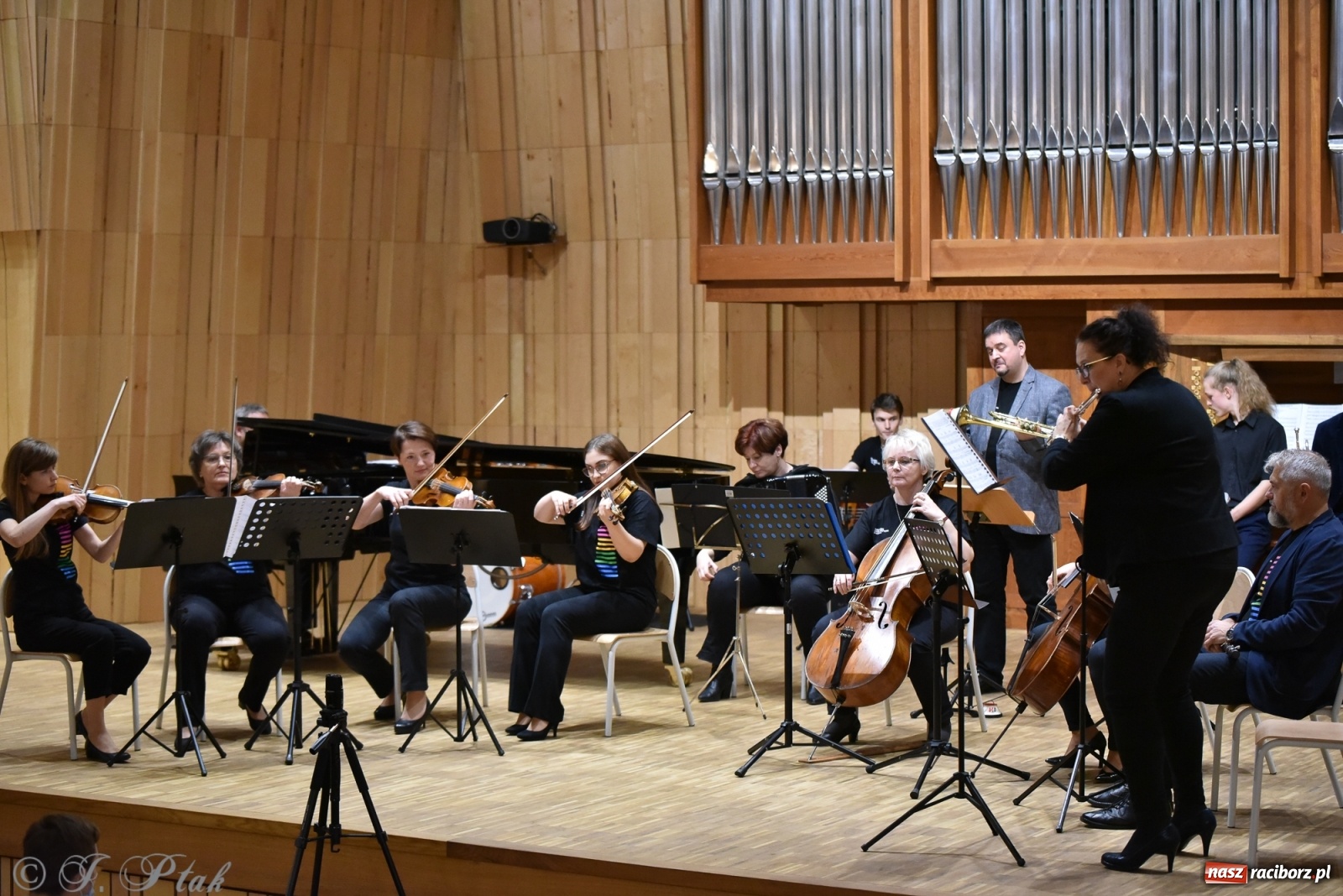 Zdjęcie w galerii na portalu naszraciborz.pl: Nauczyciele na scenie. Koncert w PSM [FOTO i WIDEO] wiadomości z regionu