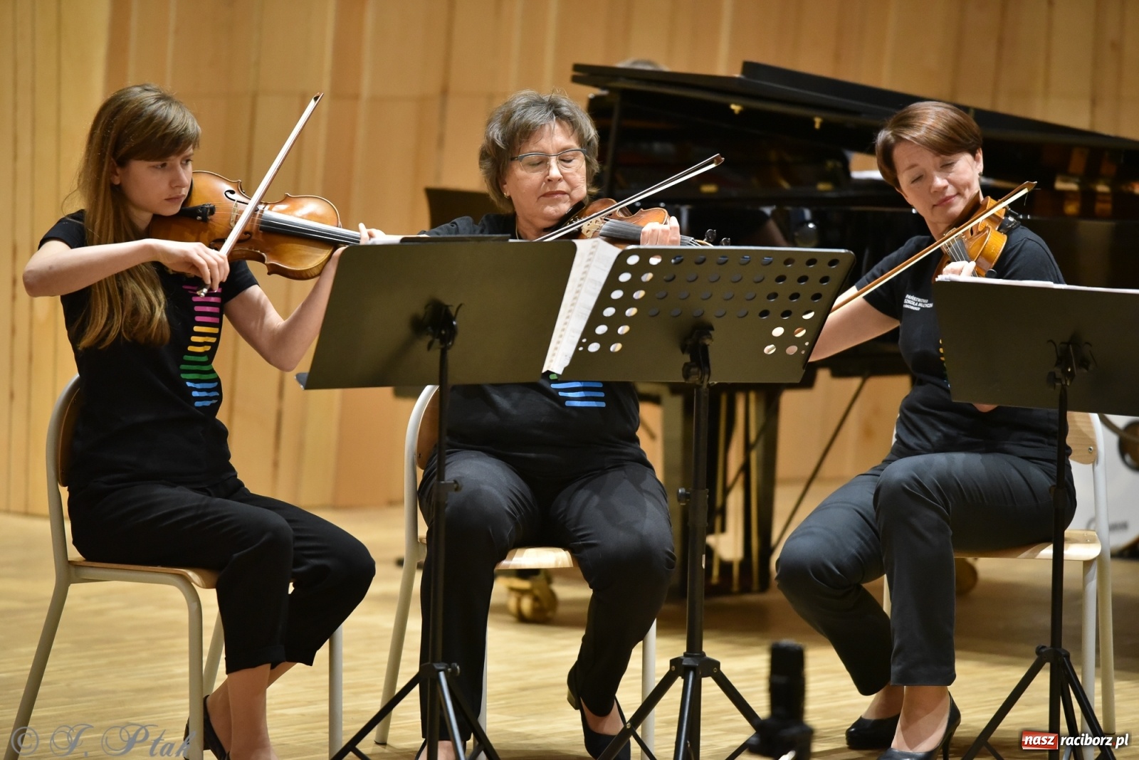 Zdjęcie w galerii na portalu naszraciborz.pl: Nauczyciele na scenie. Koncert w PSM [FOTO i WIDEO] wiadomości z regionu