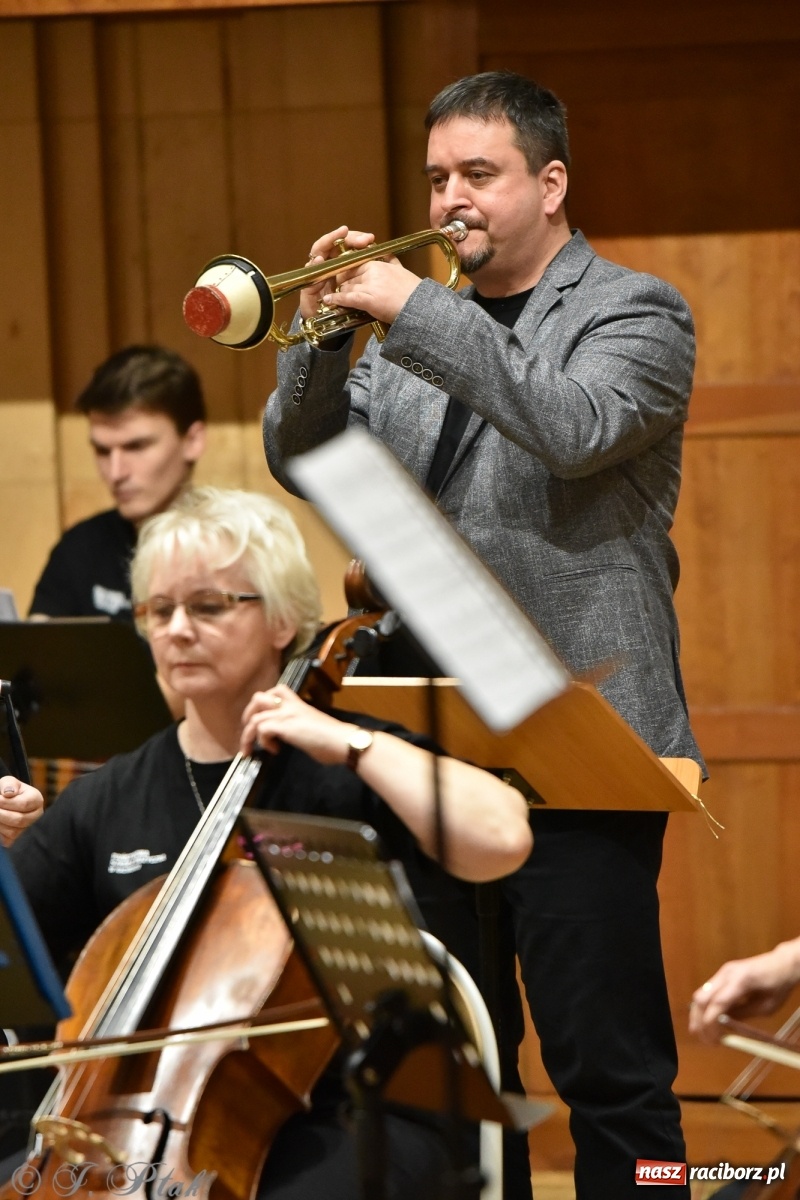 Zdjęcie w galerii na portalu naszraciborz.pl: Nauczyciele na scenie. Koncert w PSM [FOTO i WIDEO] wiadomości z regionu