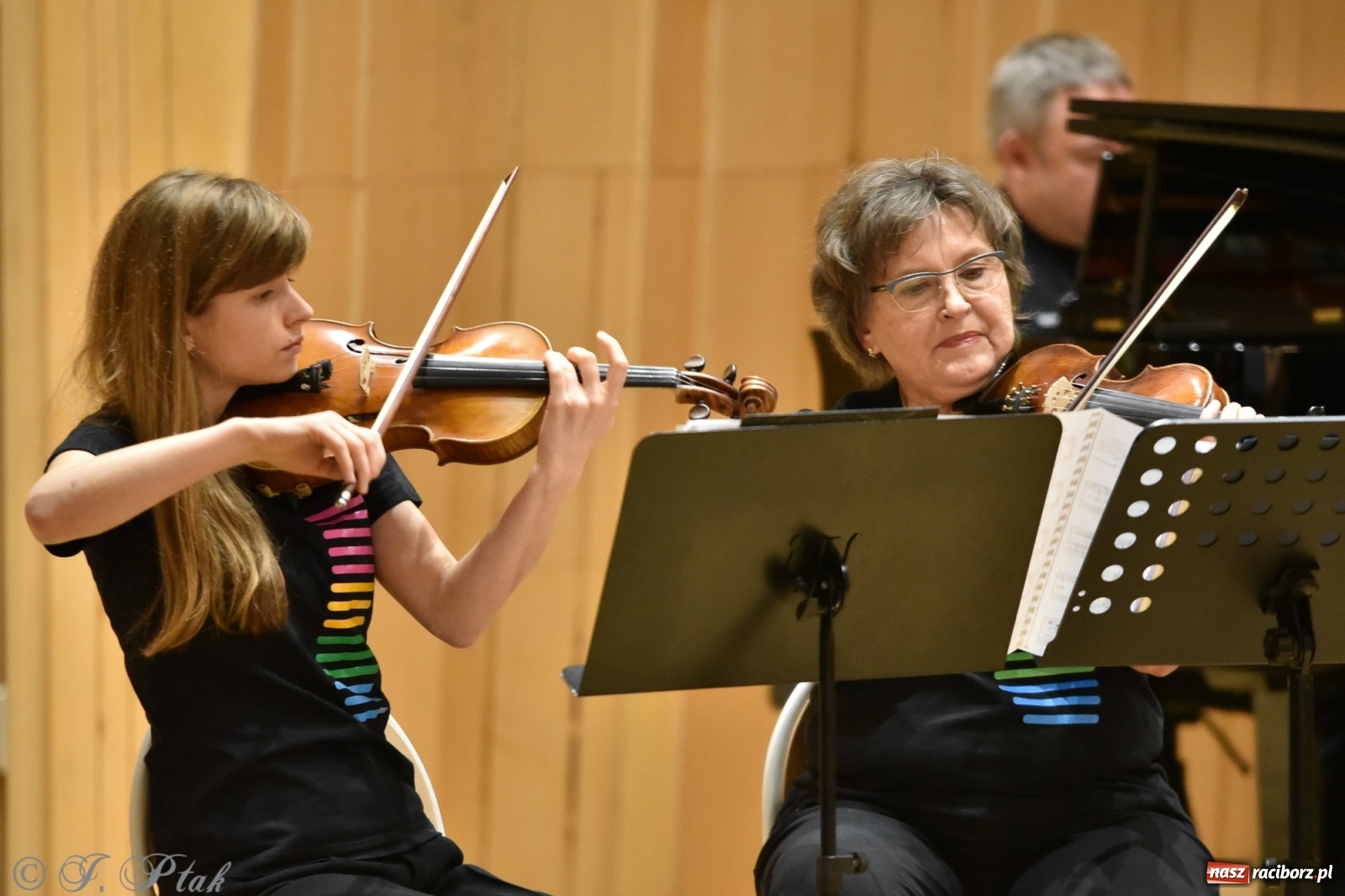 Zdjęcie w galerii na portalu naszraciborz.pl: Nauczyciele na scenie. Koncert w PSM [FOTO i WIDEO] wiadomości z regionu