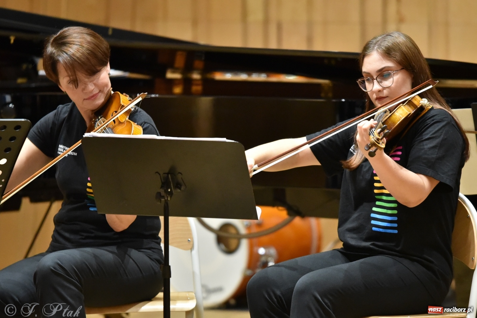 Zdjęcie w galerii na portalu naszraciborz.pl: Nauczyciele na scenie. Koncert w PSM [FOTO i WIDEO] wiadomości z regionu