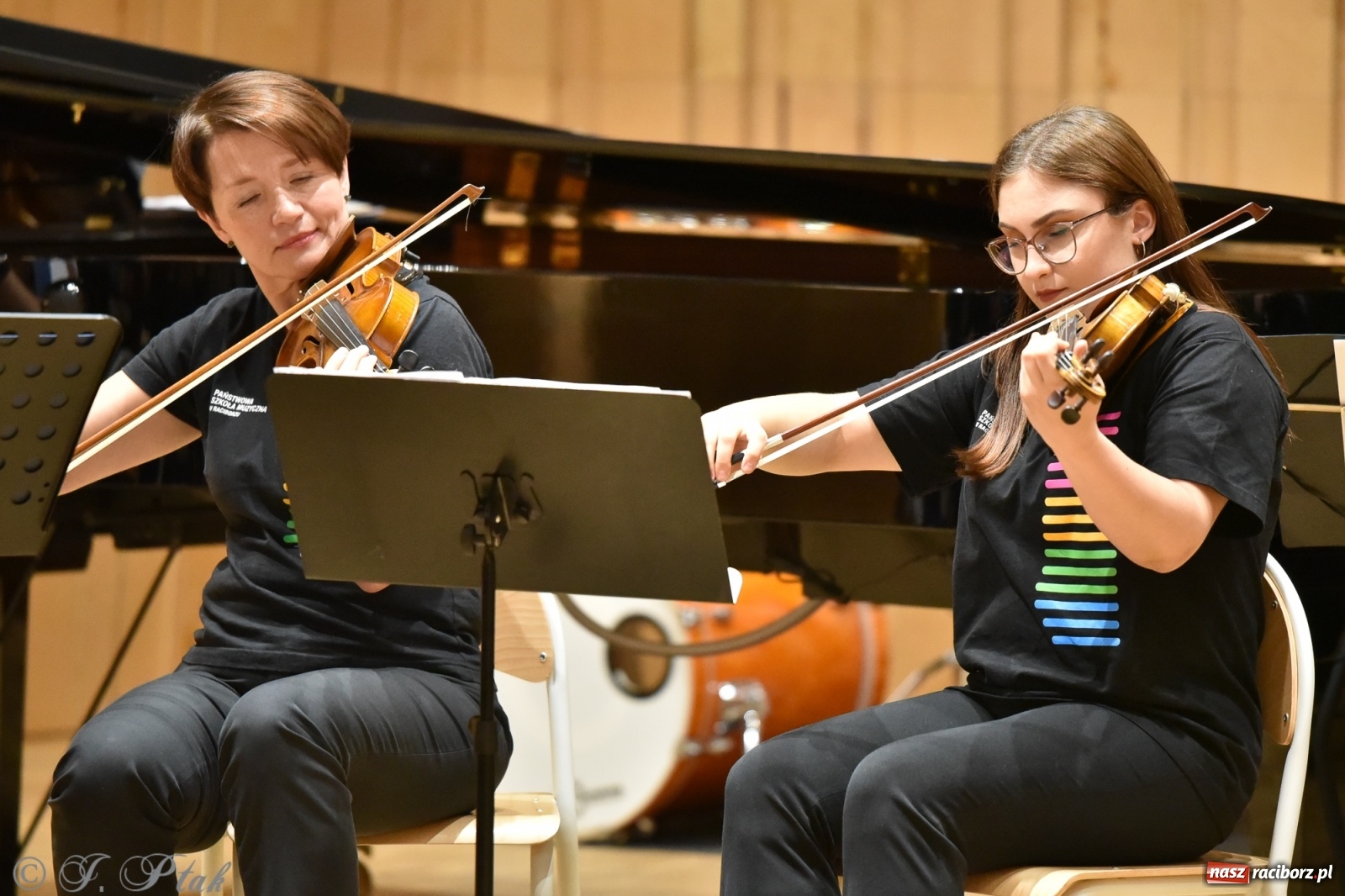 Zdjęcie w galerii na portalu naszraciborz.pl: Nauczyciele na scenie. Koncert w PSM [FOTO i WIDEO] wiadomości z regionu