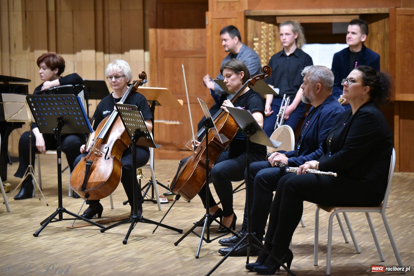 Zdjęcie w galerii na portalu naszraciborz.pl: Nauczyciele na scenie. Koncert w PSM [FOTO i WIDEO] wiadomości z regionu