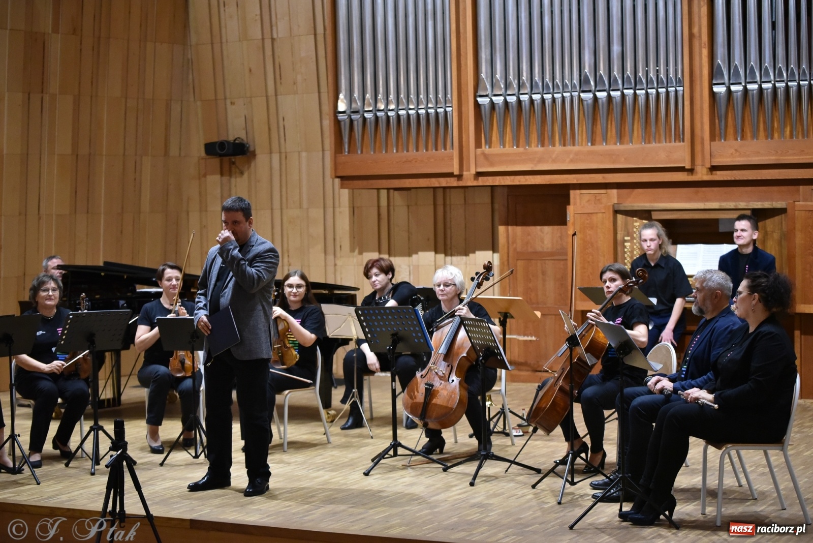 Zdjęcie w galerii na portalu naszraciborz.pl: Nauczyciele na scenie. Koncert w PSM [FOTO i WIDEO] wiadomości z regionu