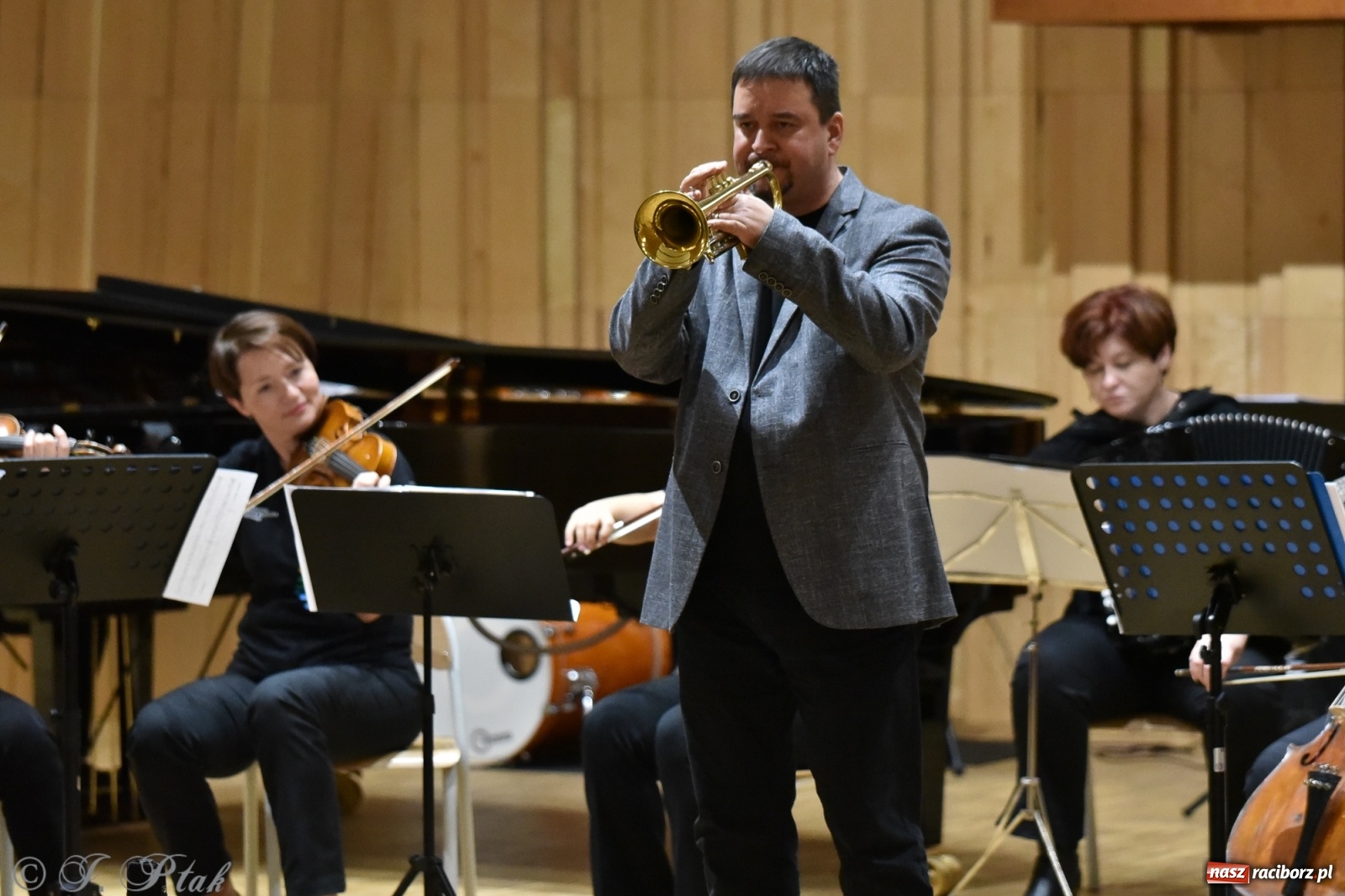 Zdjęcie w galerii na portalu naszraciborz.pl: Nauczyciele na scenie. Koncert w PSM [FOTO i WIDEO] wiadomości z regionu
