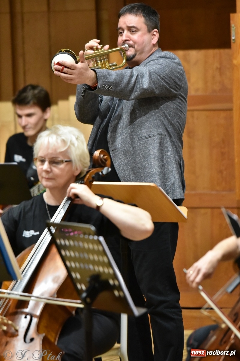 Zdjęcie w galerii na portalu naszraciborz.pl: Nauczyciele na scenie. Koncert w PSM [FOTO i WIDEO] wiadomości z regionu