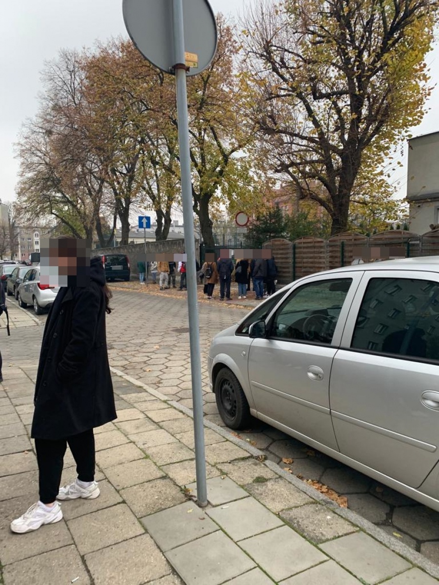 Zdjęcie w galerii na portalu naszraciborz.pl: Mieszkańcy piszą skargi, dyrektor CKZiU nr 1 zapowiada pogadanki i odsyła do służb wiadomości z regionu