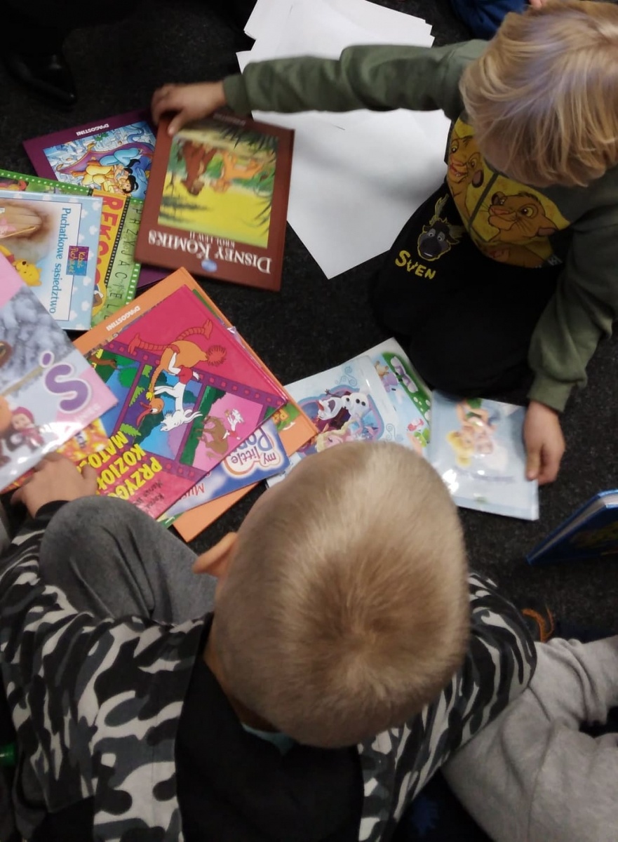 Zdjęcie w galerii na portalu naszraciborz.pl: Sześciolatki z Rud poznały czym jest biblioteka wiadomości z regionu