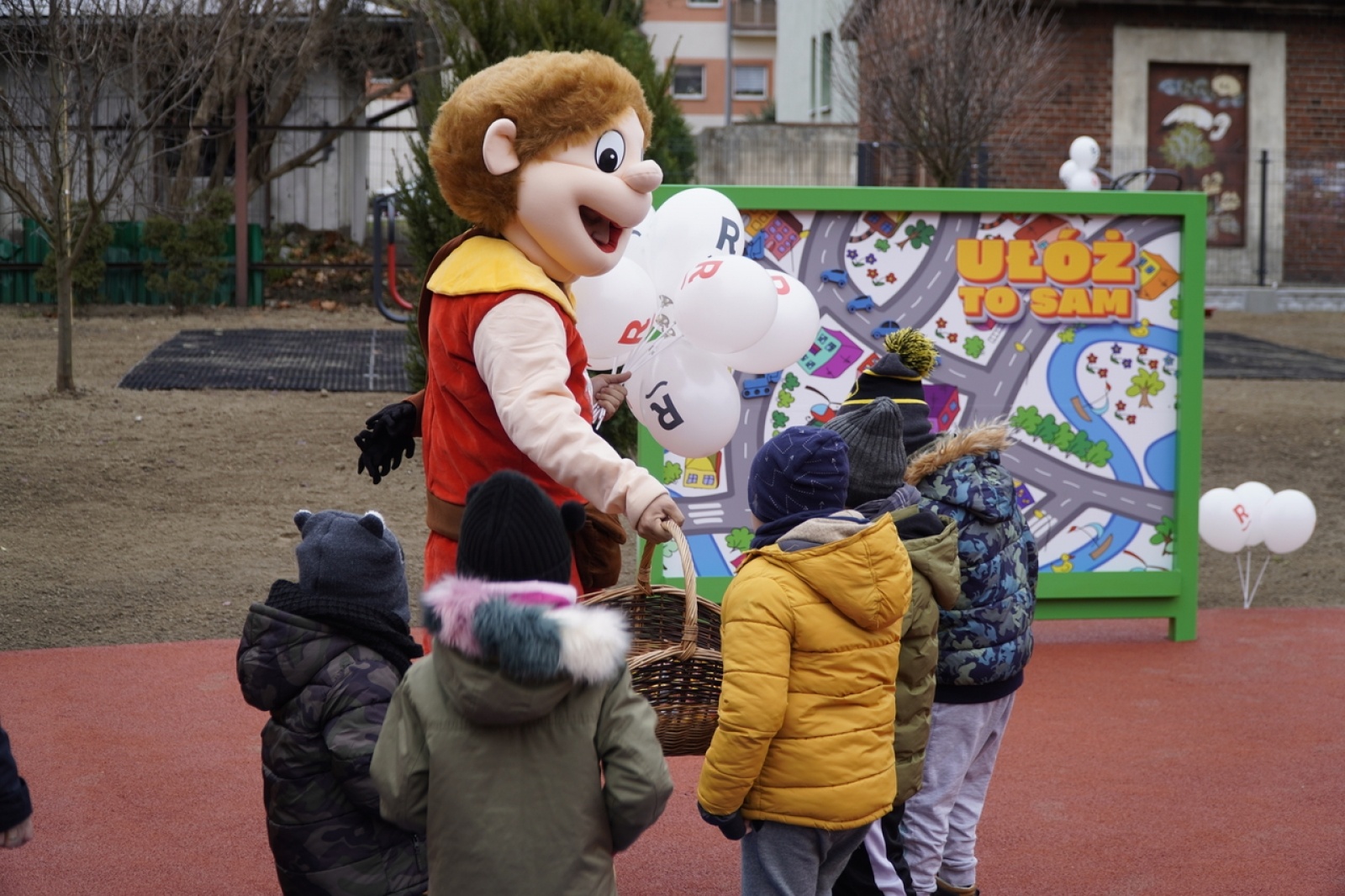 Zdjęcie w galerii na portalu naszraciborz.pl: Przedszkole nr 13 ma nowy plac zabaw wiadomości z regionu