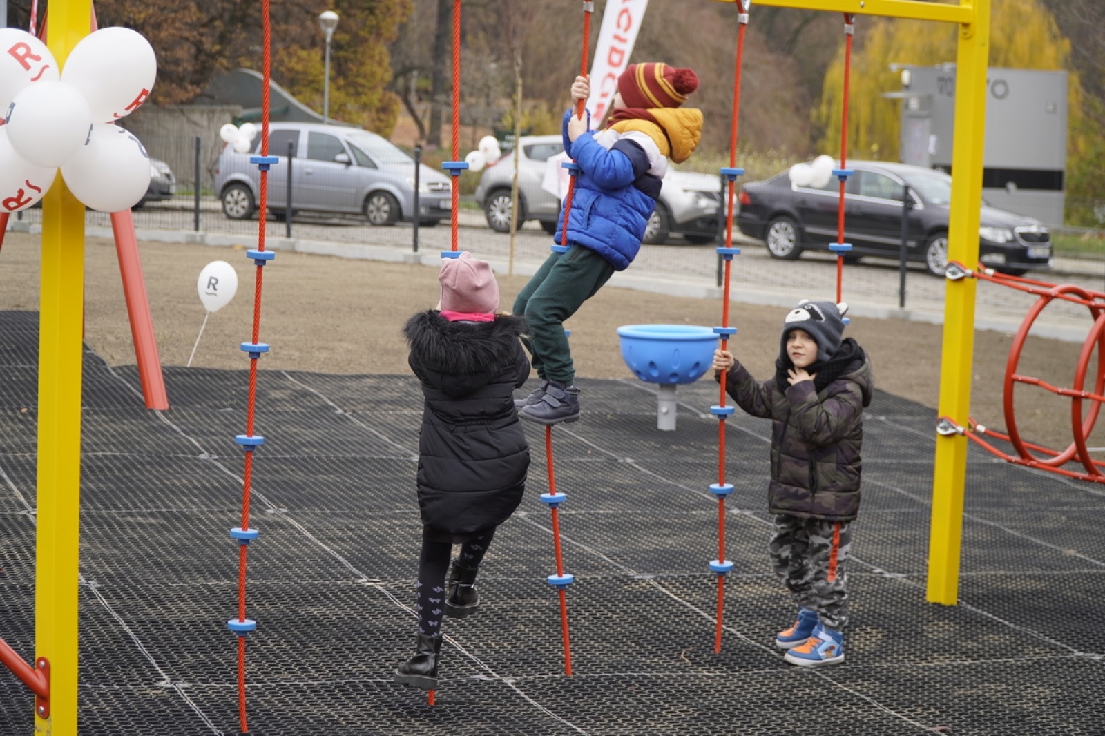 Zdjęcie w galerii na portalu naszraciborz.pl: Przedszkole nr 13 ma nowy plac zabaw wiadomości z regionu
