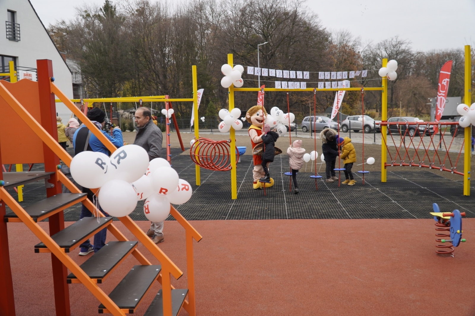 Zdjęcie w galerii na portalu naszraciborz.pl: Przedszkole nr 13 ma nowy plac zabaw wiadomości z regionu