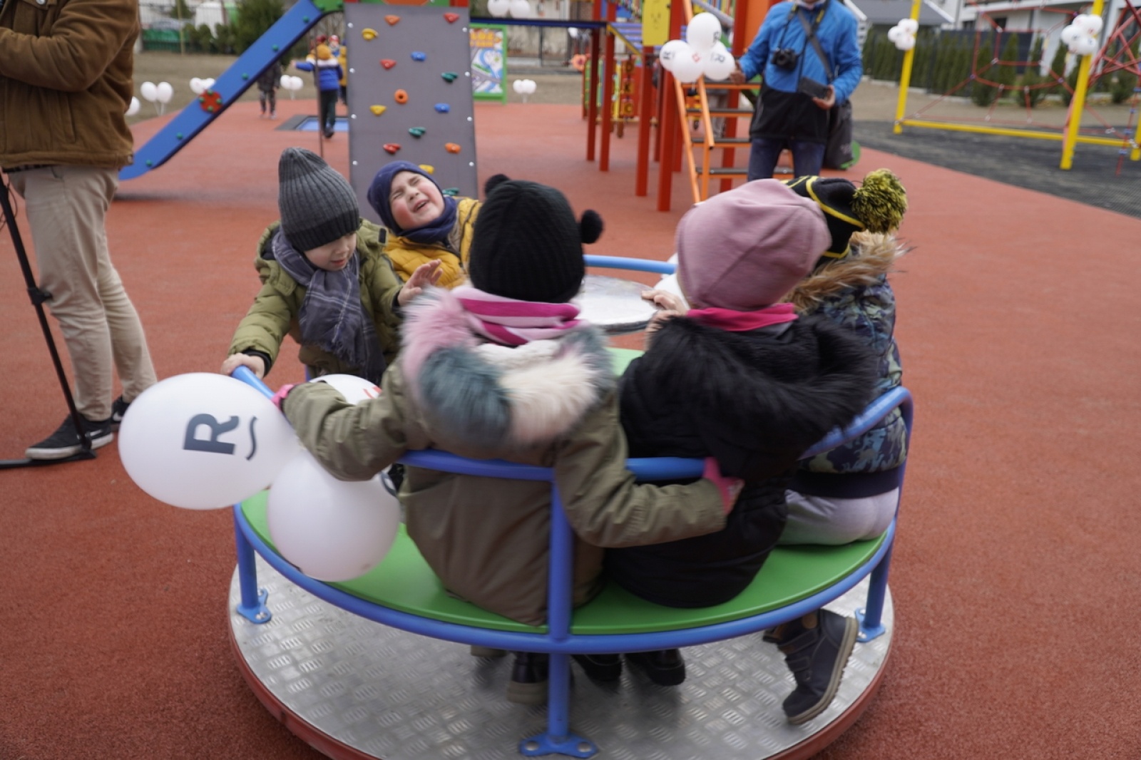 Zdjęcie w galerii na portalu naszraciborz.pl: Przedszkole nr 13 ma nowy plac zabaw wiadomości z regionu